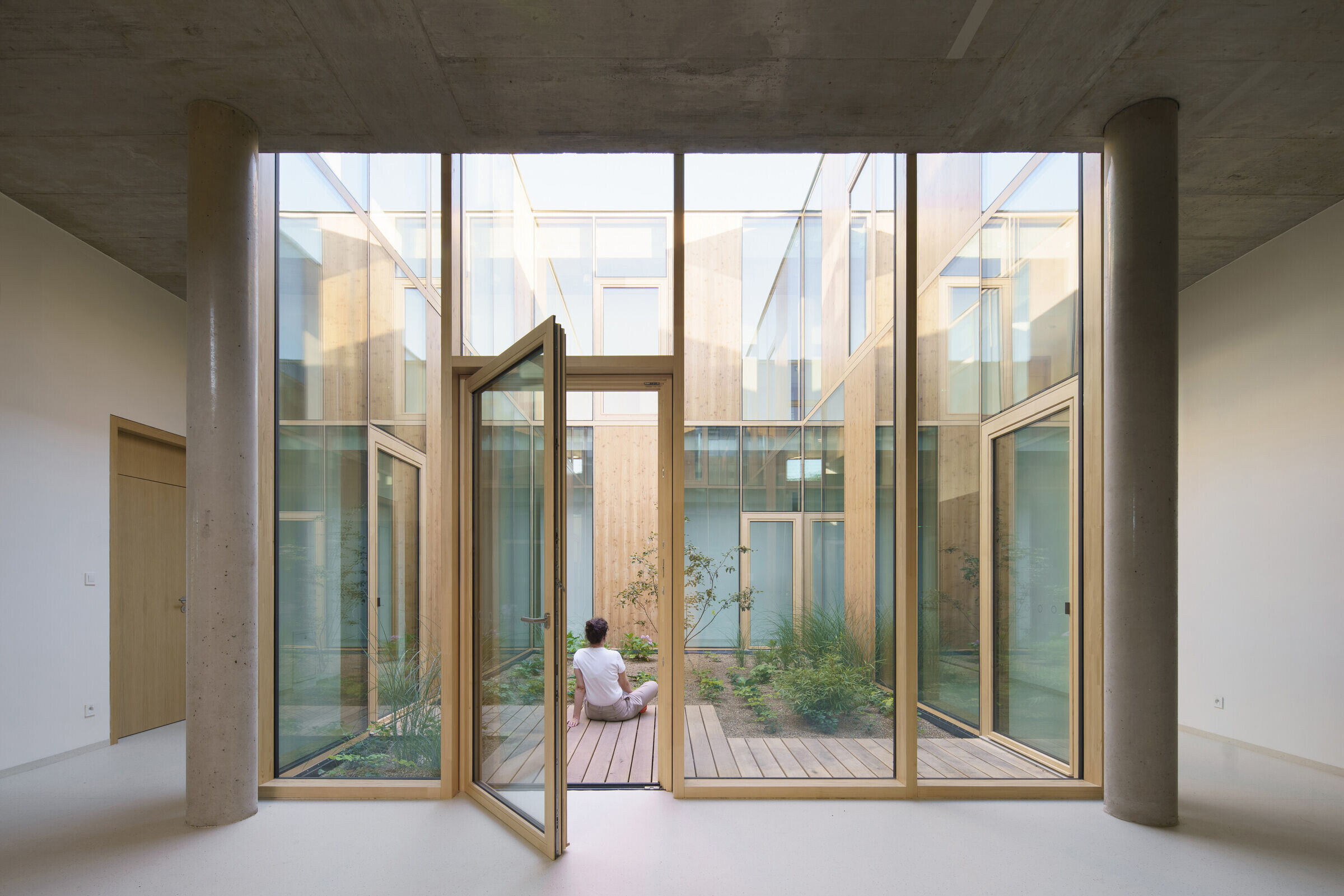 https://archello.com/story/144901/attachments/photos-videos/25 photo_credit Alex Shoots Buildings