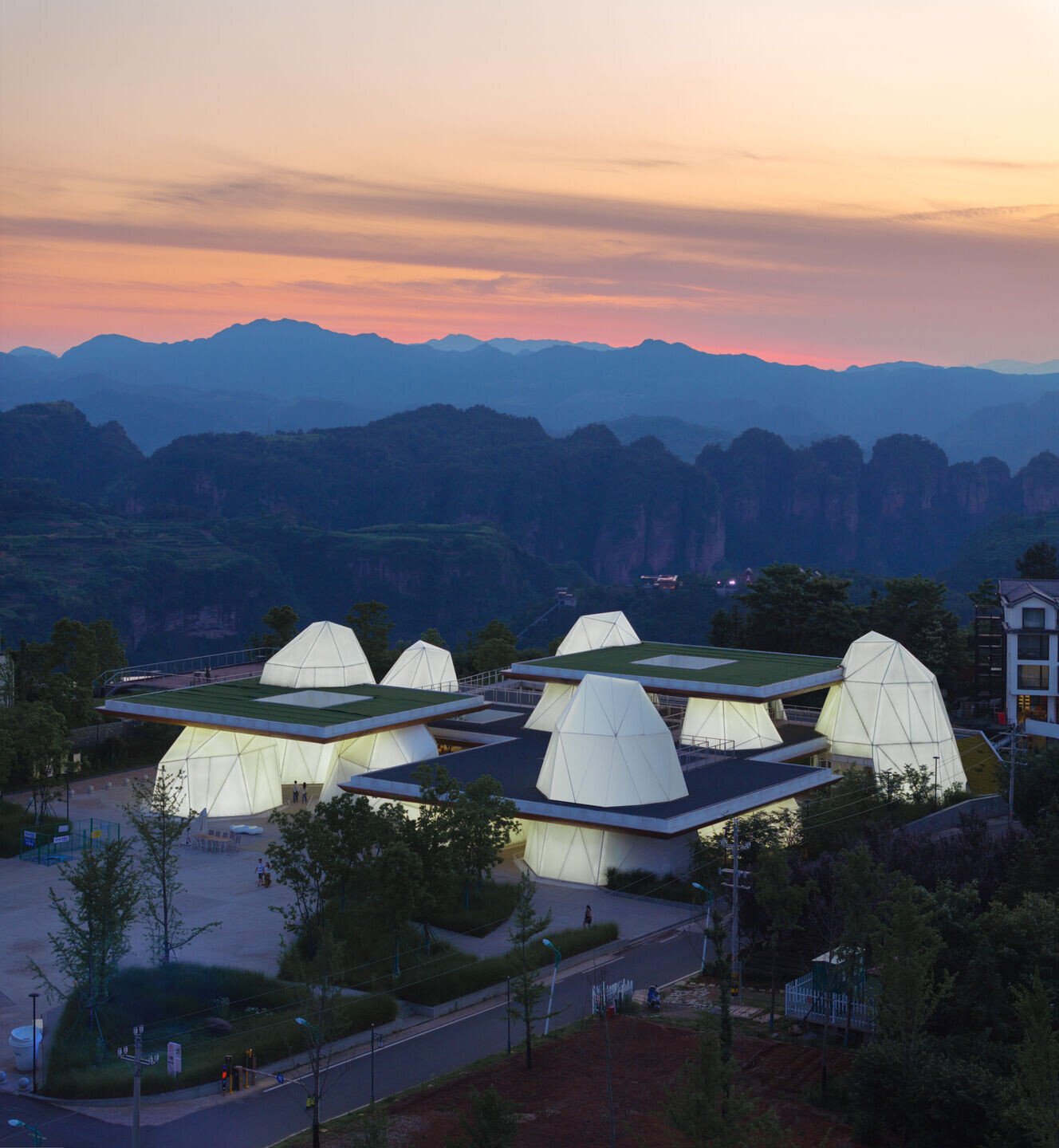 https://archello.com/story/145388/attachments/photos-videos/1 照片来源:存在建筑摄影