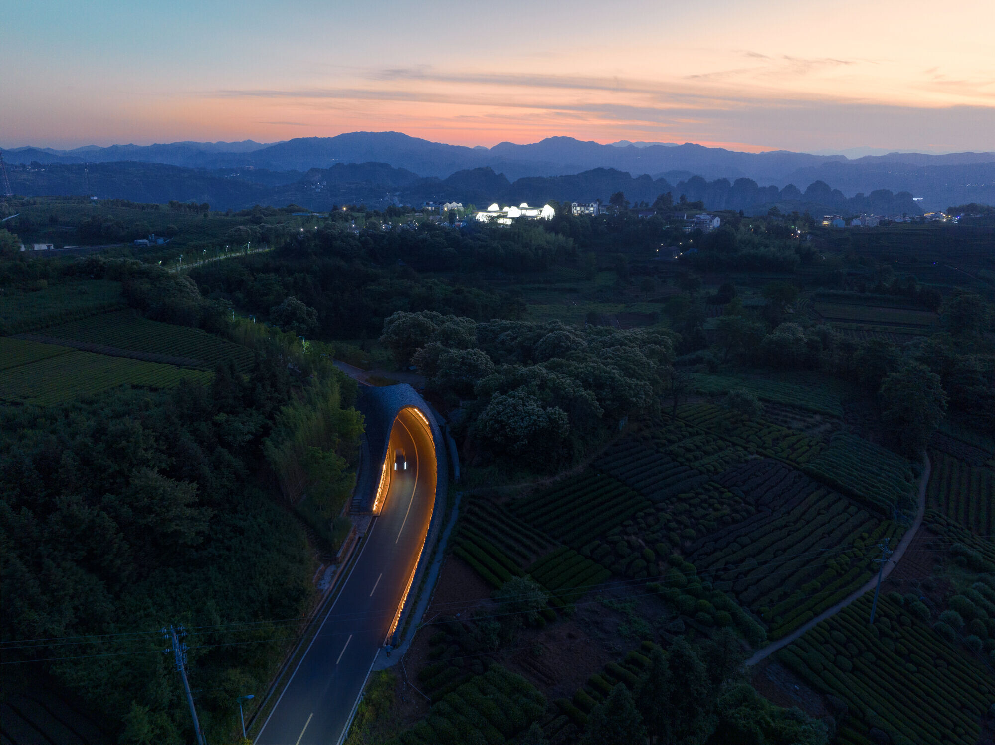 https://archello.com/story/145388/attachments/photos-videos/5 照片来源:存在建筑摄影