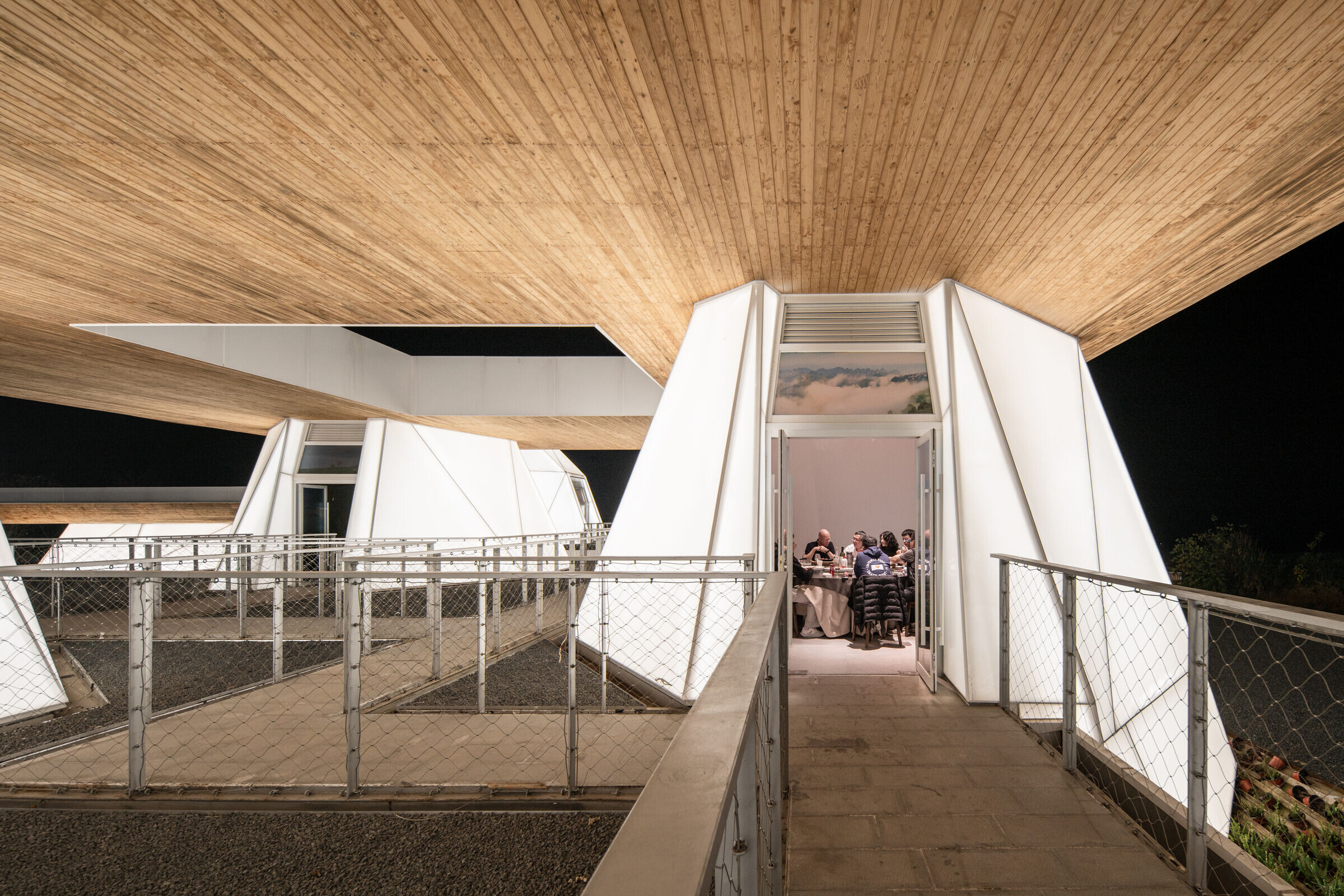 https://archello.com/story/145388/attachments/photos-videos/28 photo_credit line+