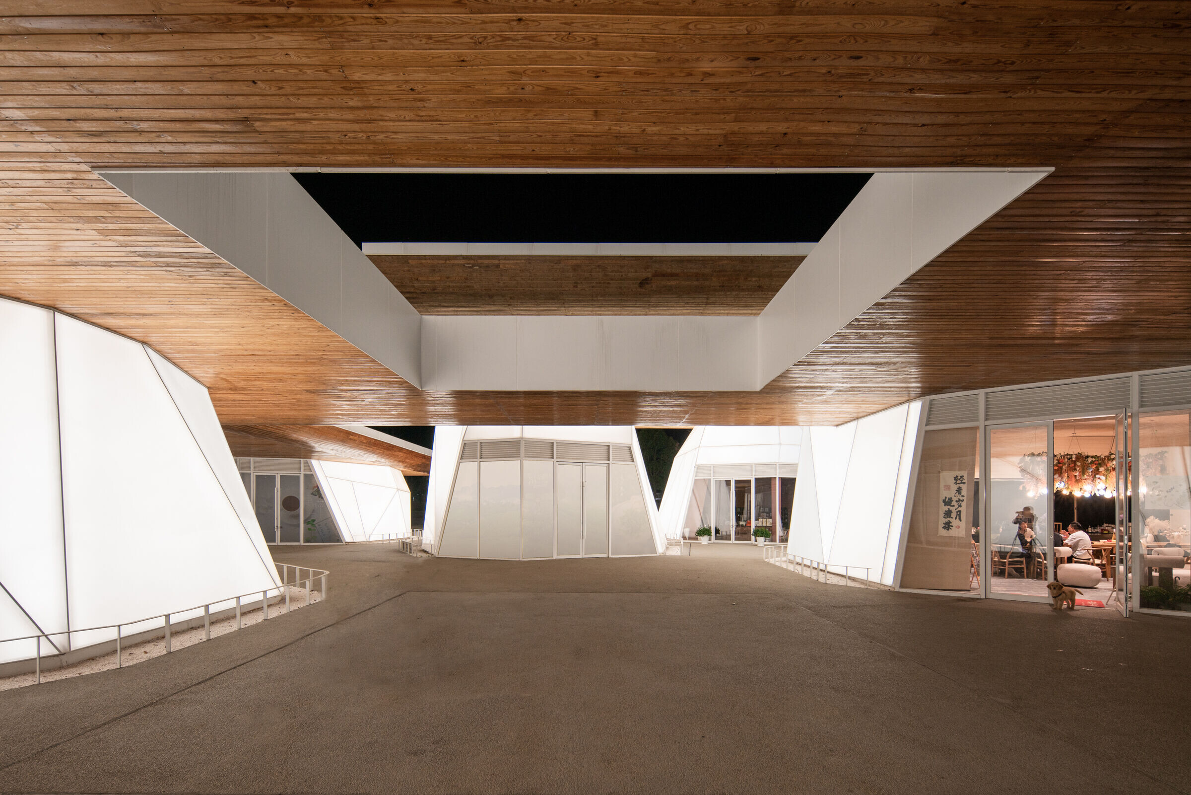 https://archello.com/story/145388/attachments/photos-videos/29 photo_credit line+