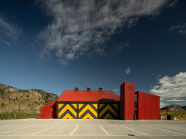 Red Barn Winery at Jagged Rock