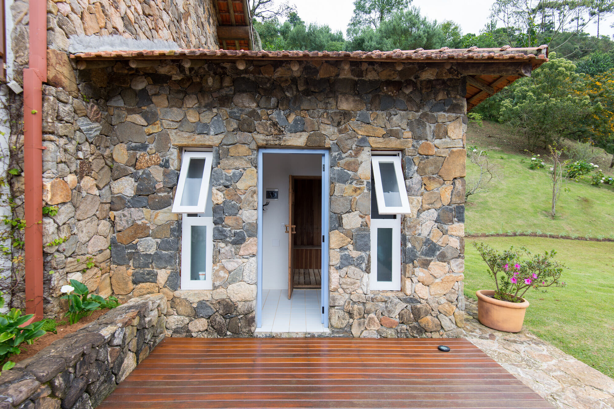 https://archello.com/story/145577/attachments/photos-videos/6 photo_credit Edson Ferreira