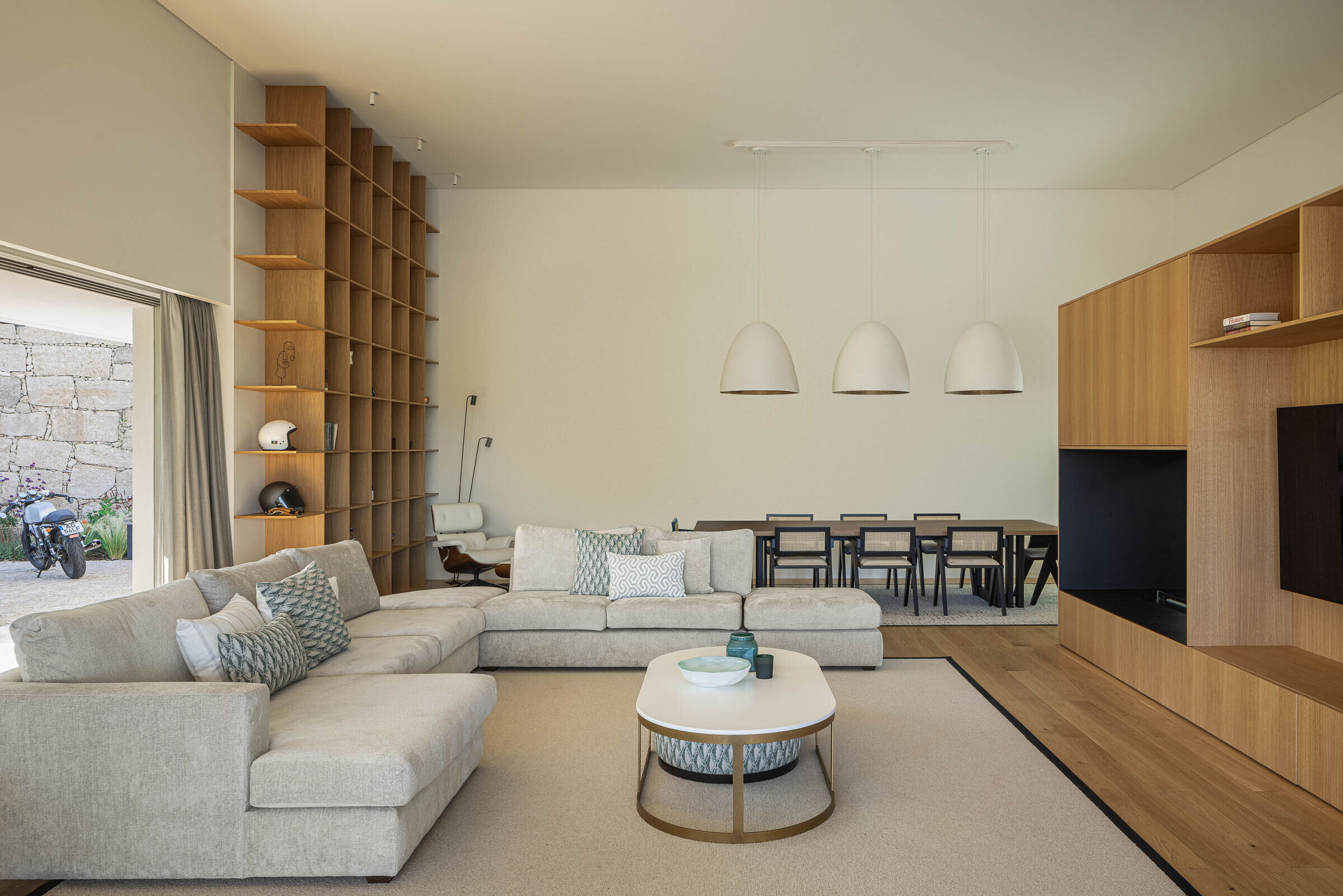 https://archello.com/story/145723/attachments/photos-videos/21 photo_credit Ivo Tavares Studio