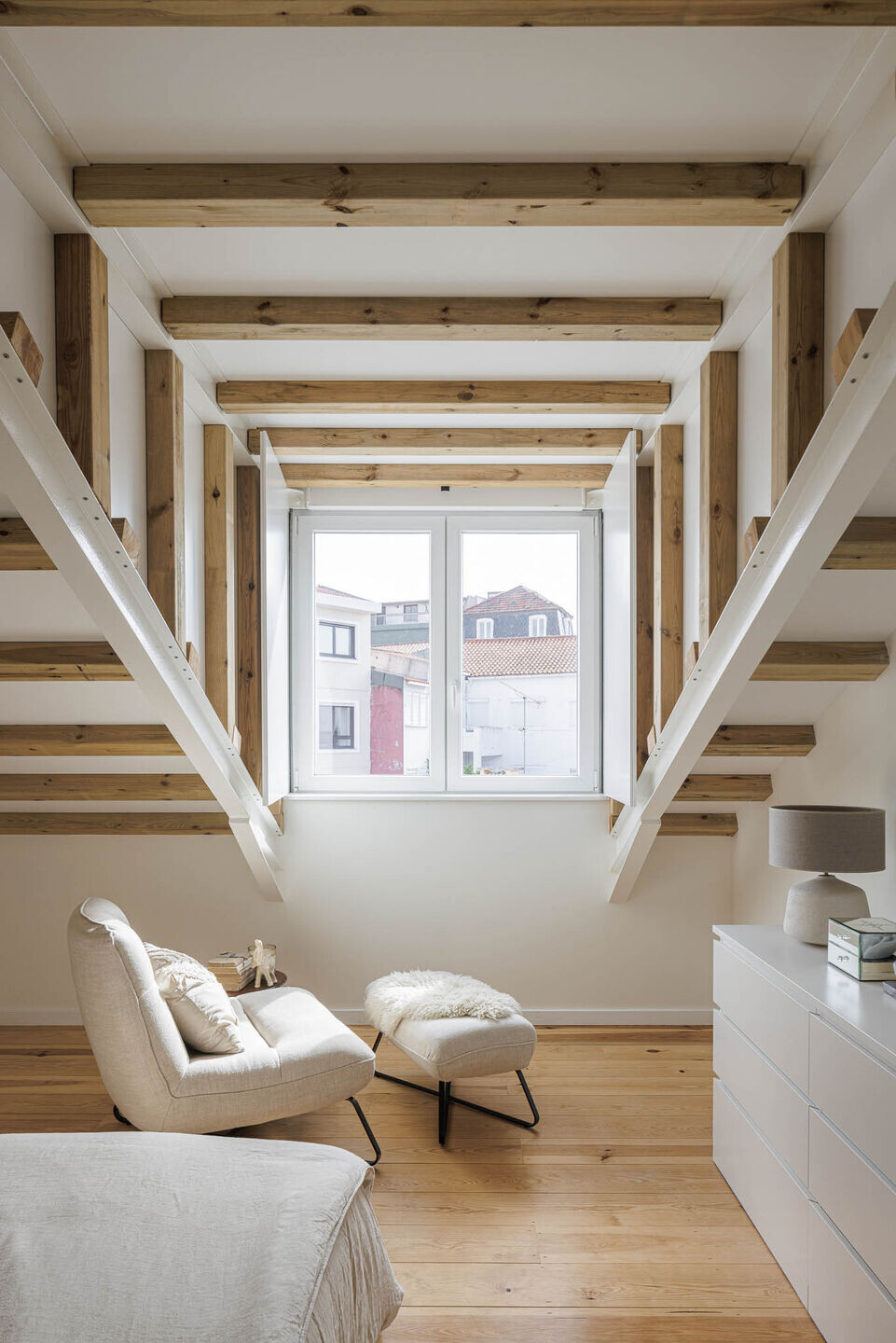 https://archello.com/story/145814/attachments/photos-videos/15 photo_credit Ivo Tavares Studio