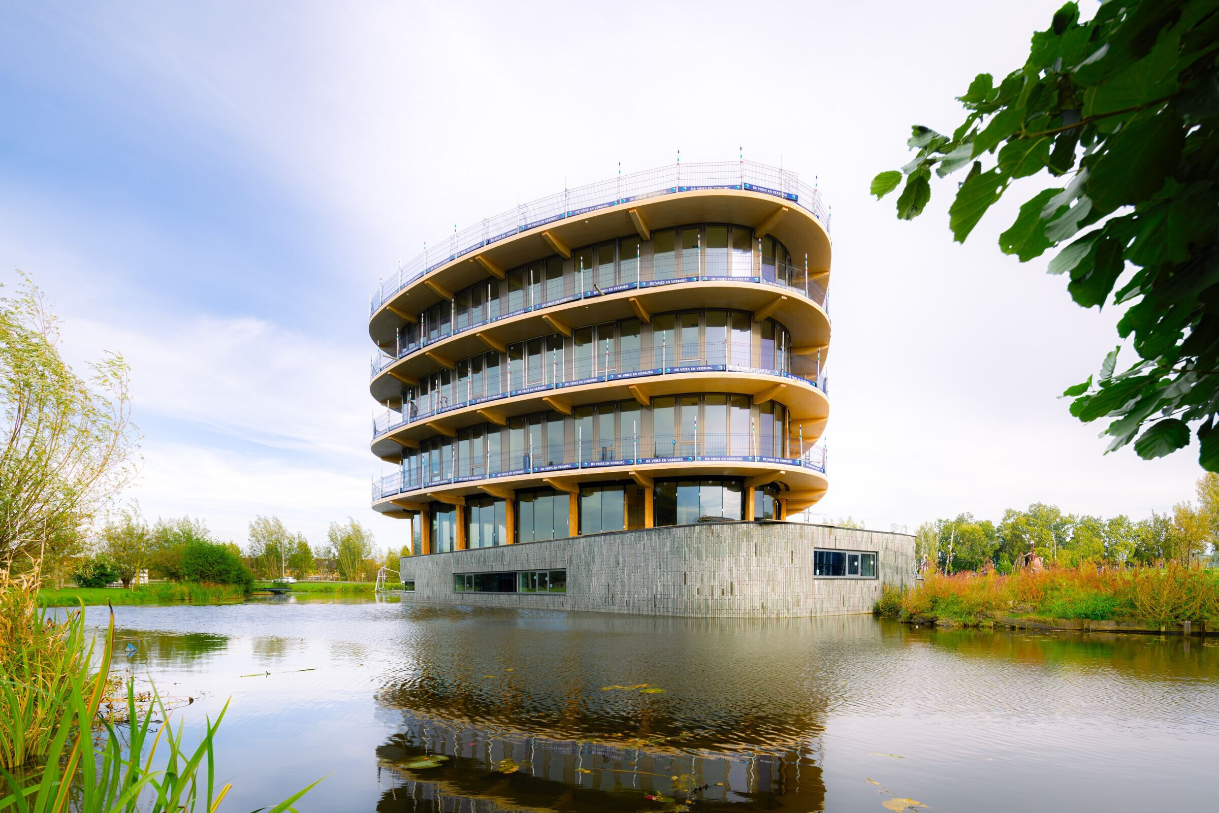https://archello.com/story/146118/attachments/photos-videos/3 photo_credit Guifi