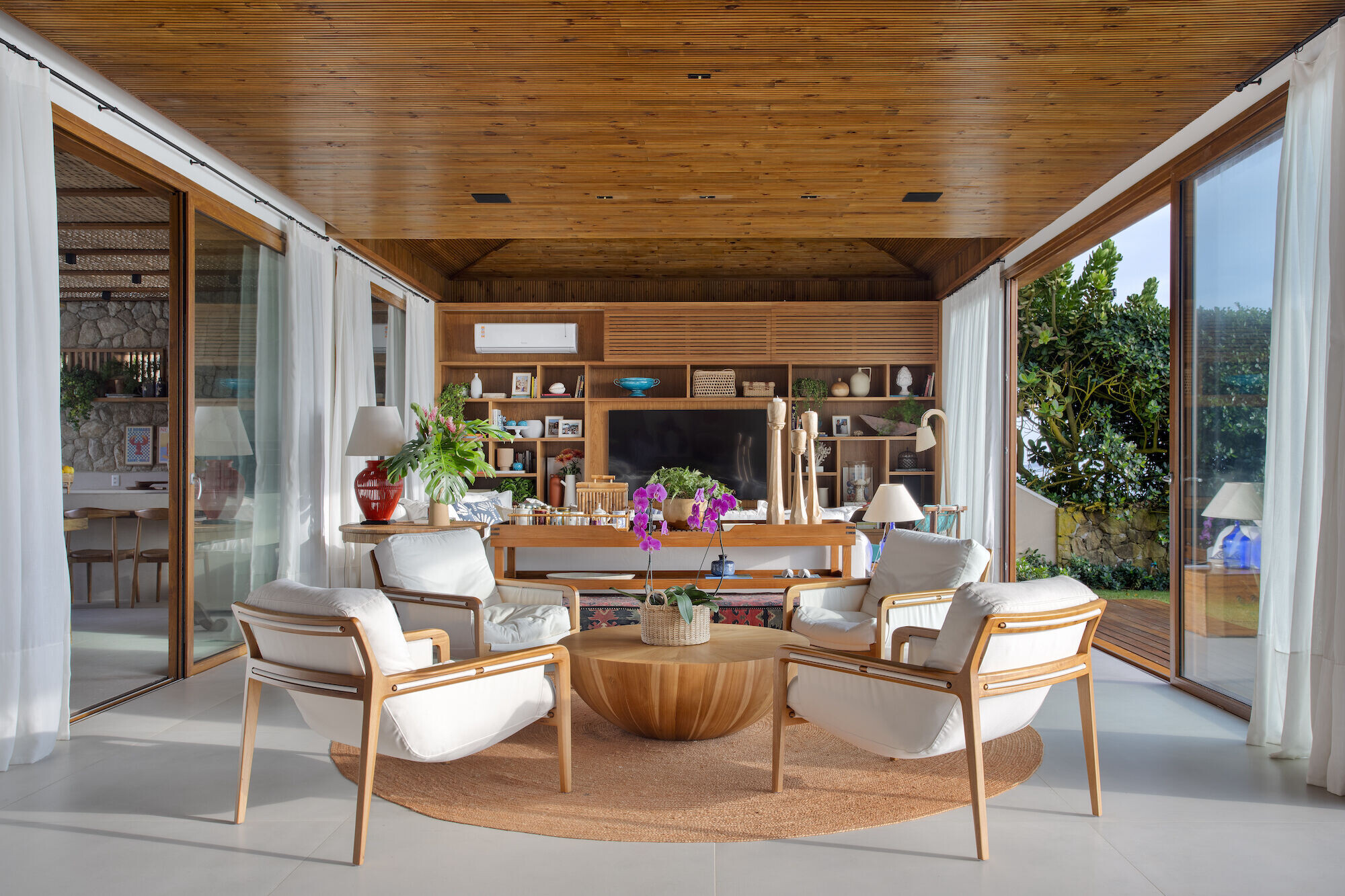 https://archello.com/story/146442/attachments/photos-videos/6 photo_credit MCA estúdio