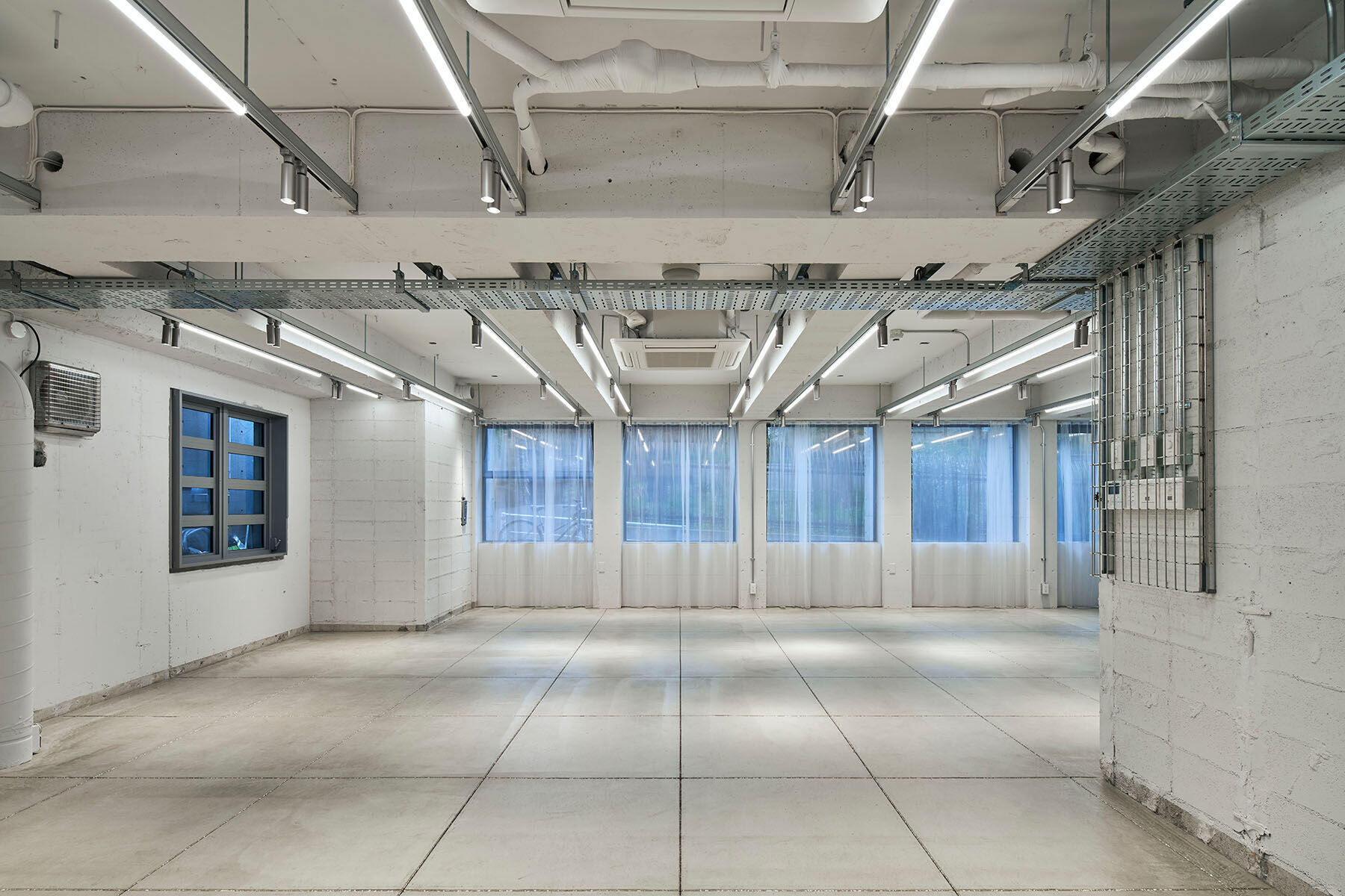 https://archello.com/story/146556/attachments/photos-videos/6 photo_credit Koji Fujii(TOREAL)