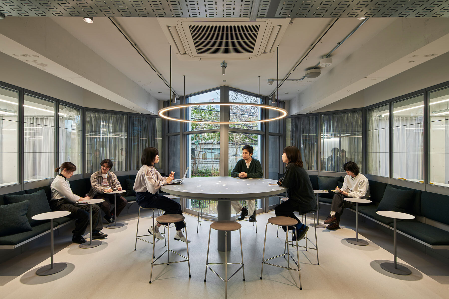 https://archello.com/story/146556/attachments/photos-videos/10 photo_credit Koji Fujii(TOREAL)