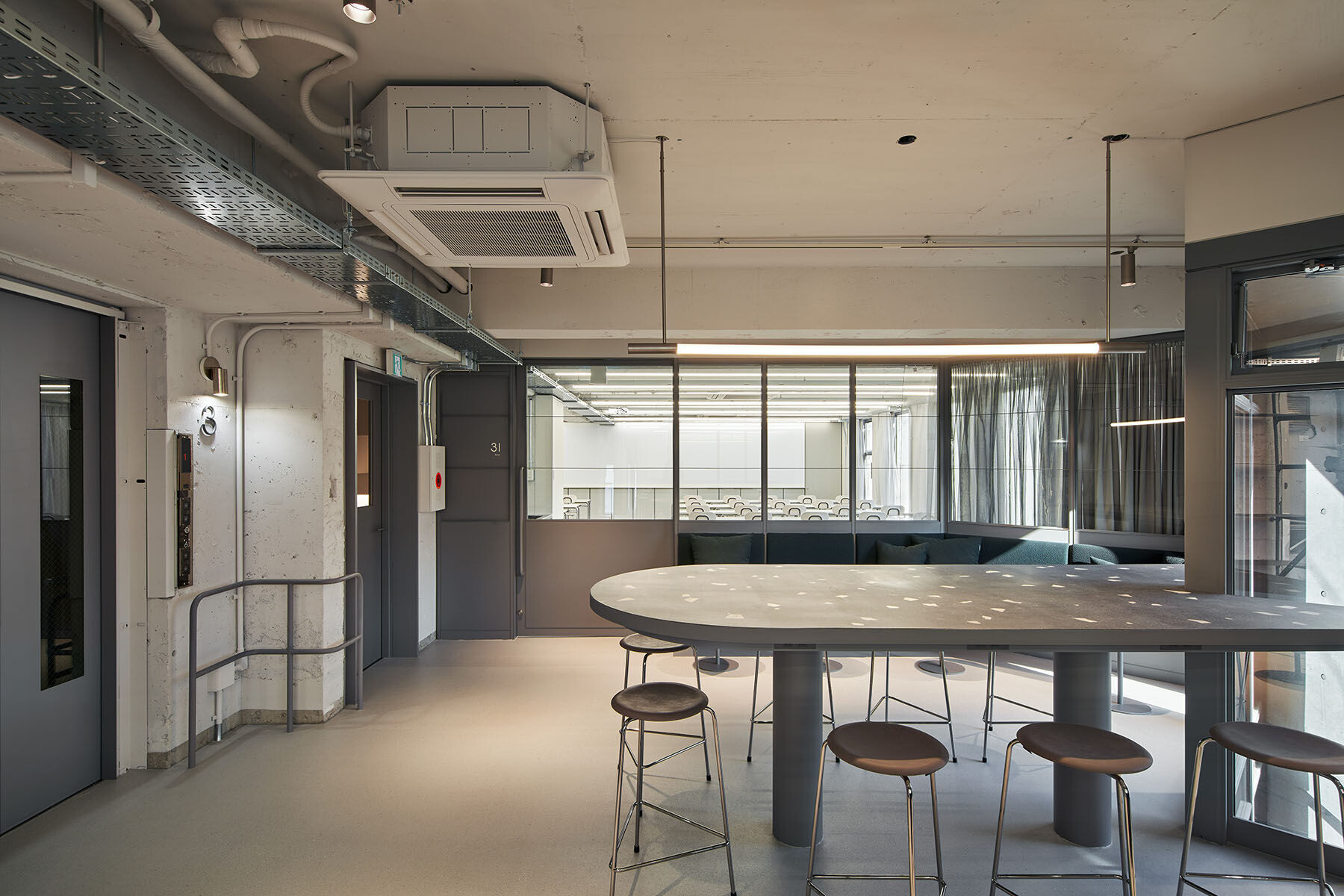 https://archello.com/story/146556/attachments/photos-videos/12 photo_credit Koji Fujii(TOREAL)