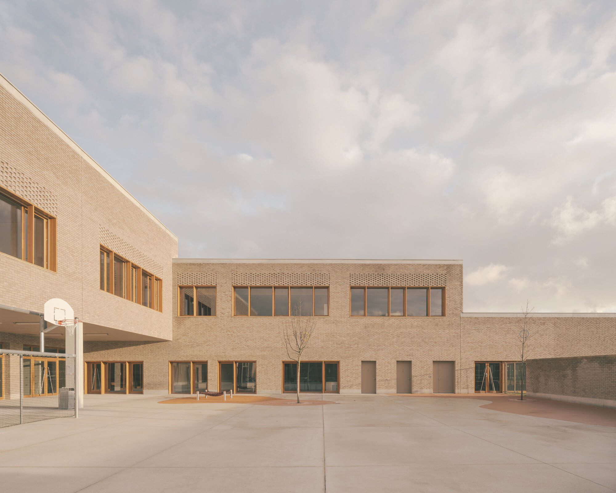https://archello.com/story/146770/attachments/photos-videos/6 photo_credit Charly Broyez