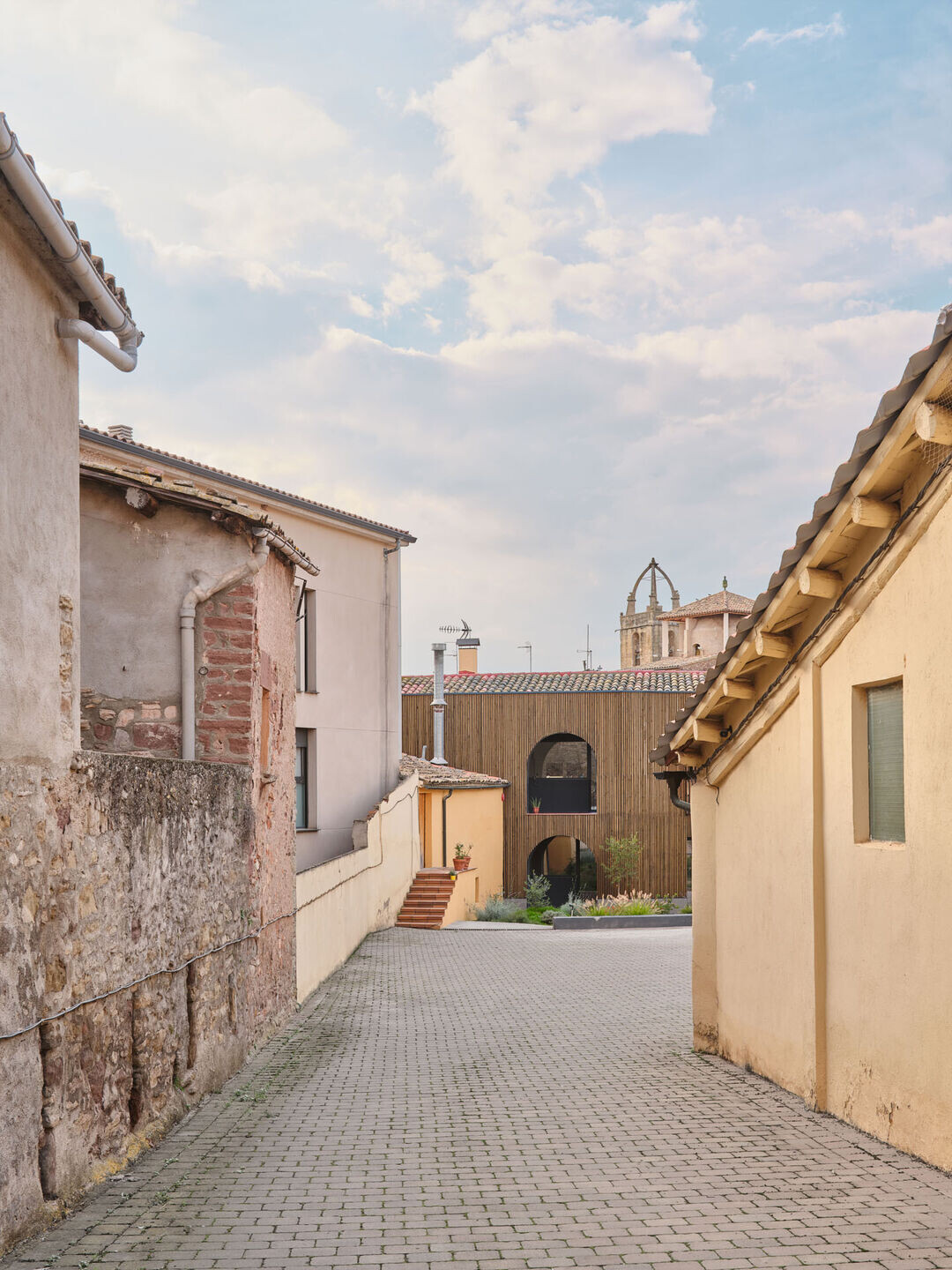 https://archello.com/story/147110/attachments/photos-videos/3 photo_credit adrià goula