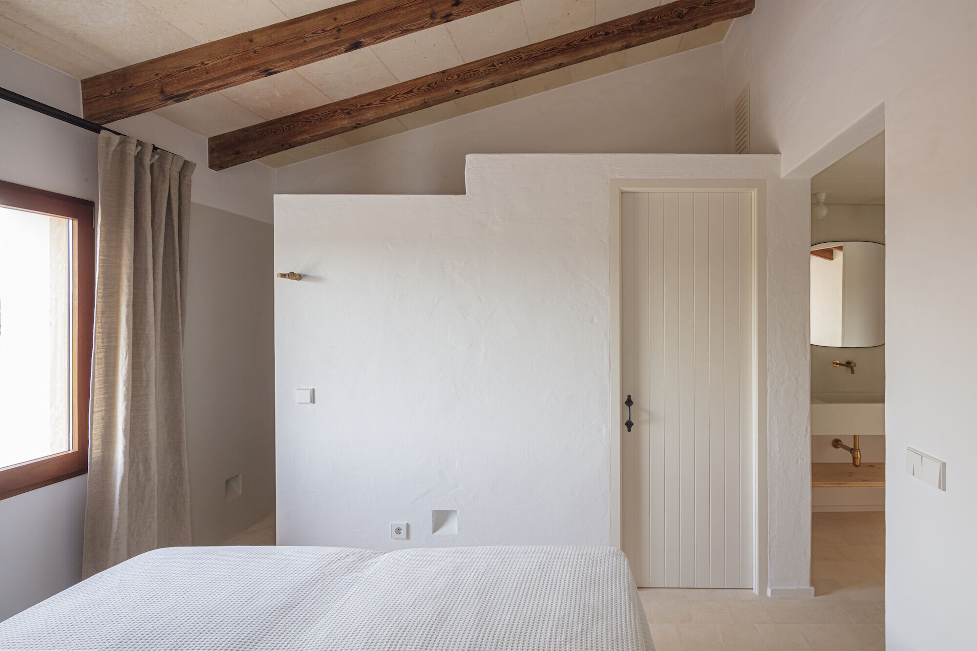https://archello.com/story/147265/attachments/photos-videos/5 photo_credit Adrià Goula