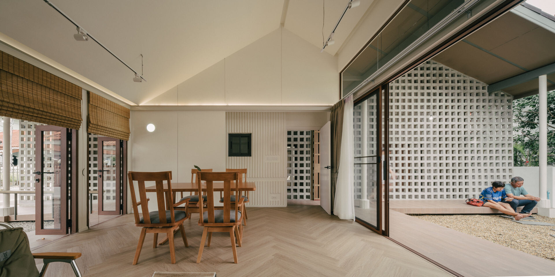 https://archello.com/story/147414/attachments/photos-videos/16 photo_credit Sky|Ground