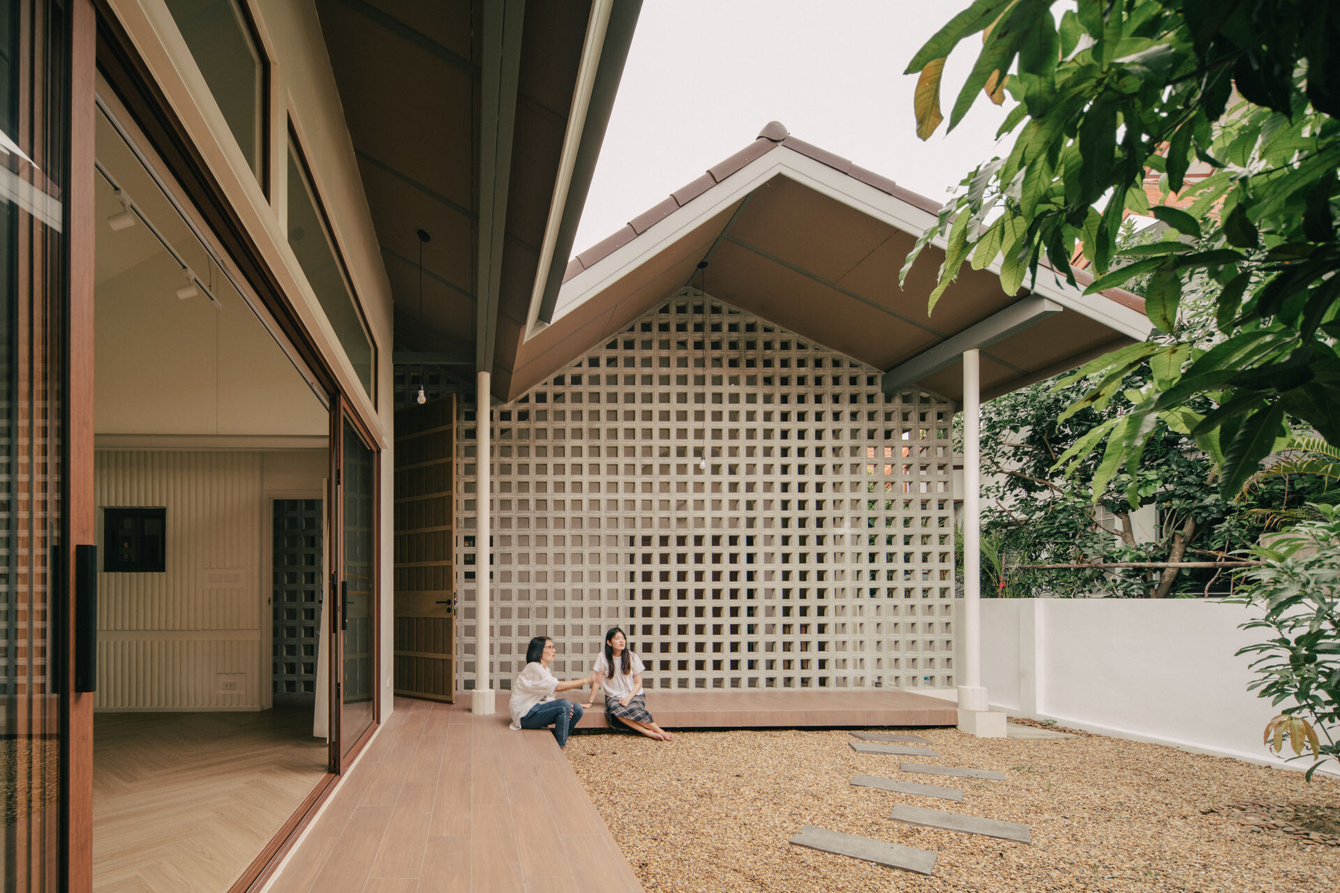 https://archello.com/story/147414/attachments/photos-videos/3 photo_credit Sky|Ground