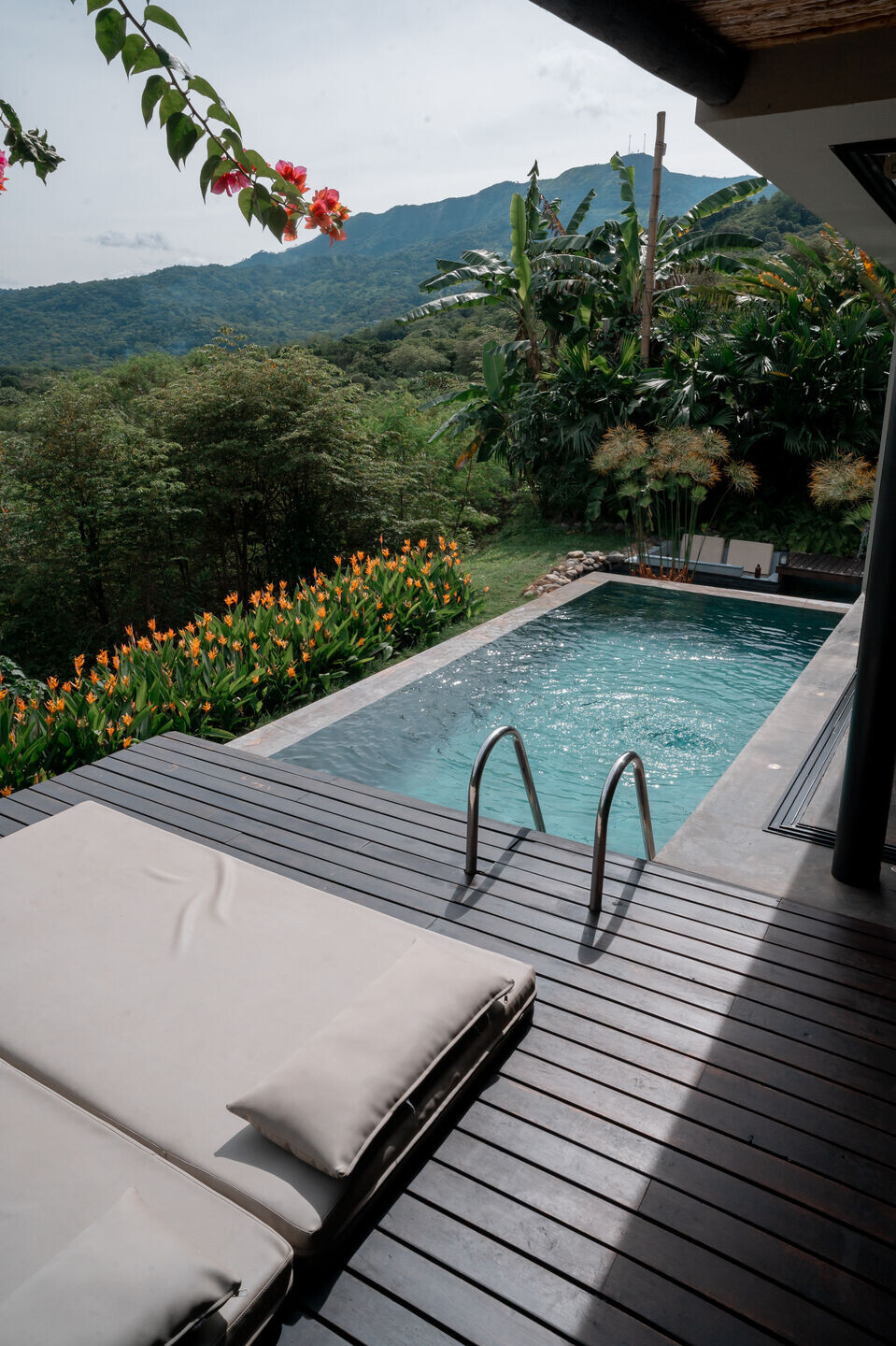 https://archello.com/story/147586/attachments/photos-videos/9 photo_credit Miguel Velasquez / Nakuma Luxury House