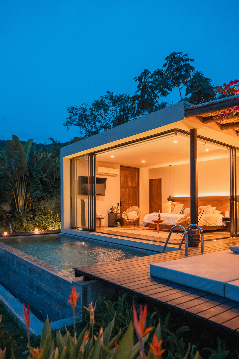 https://archello.com/story/147586/attachments/photos-videos/14 photo_credit Miguel Velasquez / Nakuma Luxury House