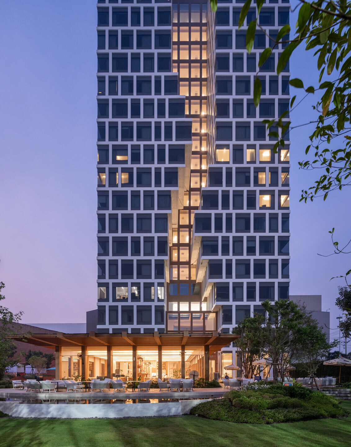https://archello.com/story/147881/attachments/photos-videos/6 photo_credit Rungkit Charoenwat