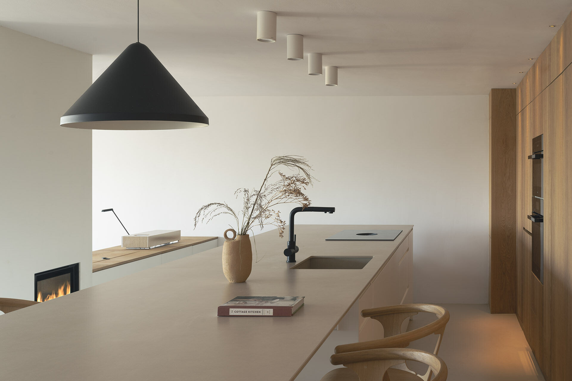 https://archello.com/story/147999/attachments/photos-videos/9