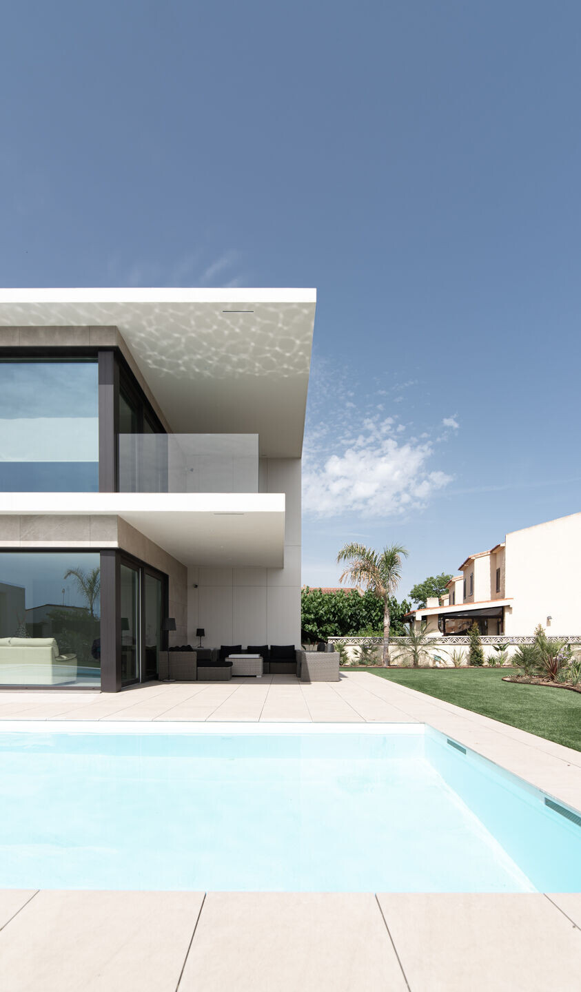 https://archello.com/story/148109/attachments/photos-videos/13 photo_credit Casas inHAUS | Fabulous house with pool on the Costa Daurada