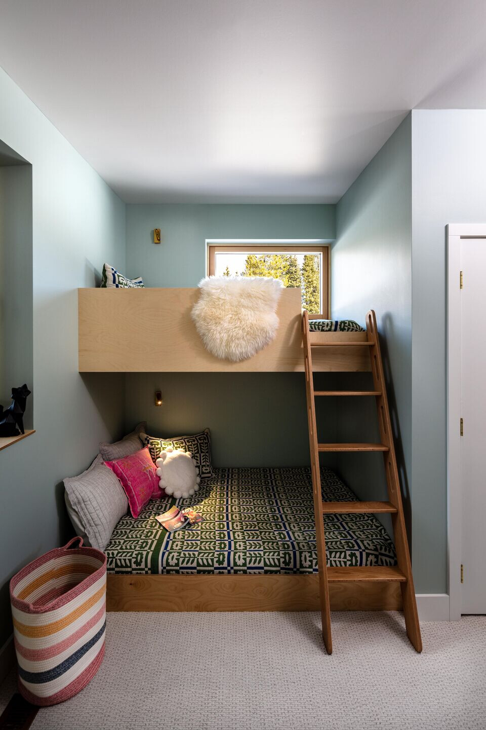 https://archello.com/story/148158/attachments/photos-videos/9 photo_credit Cody Brown