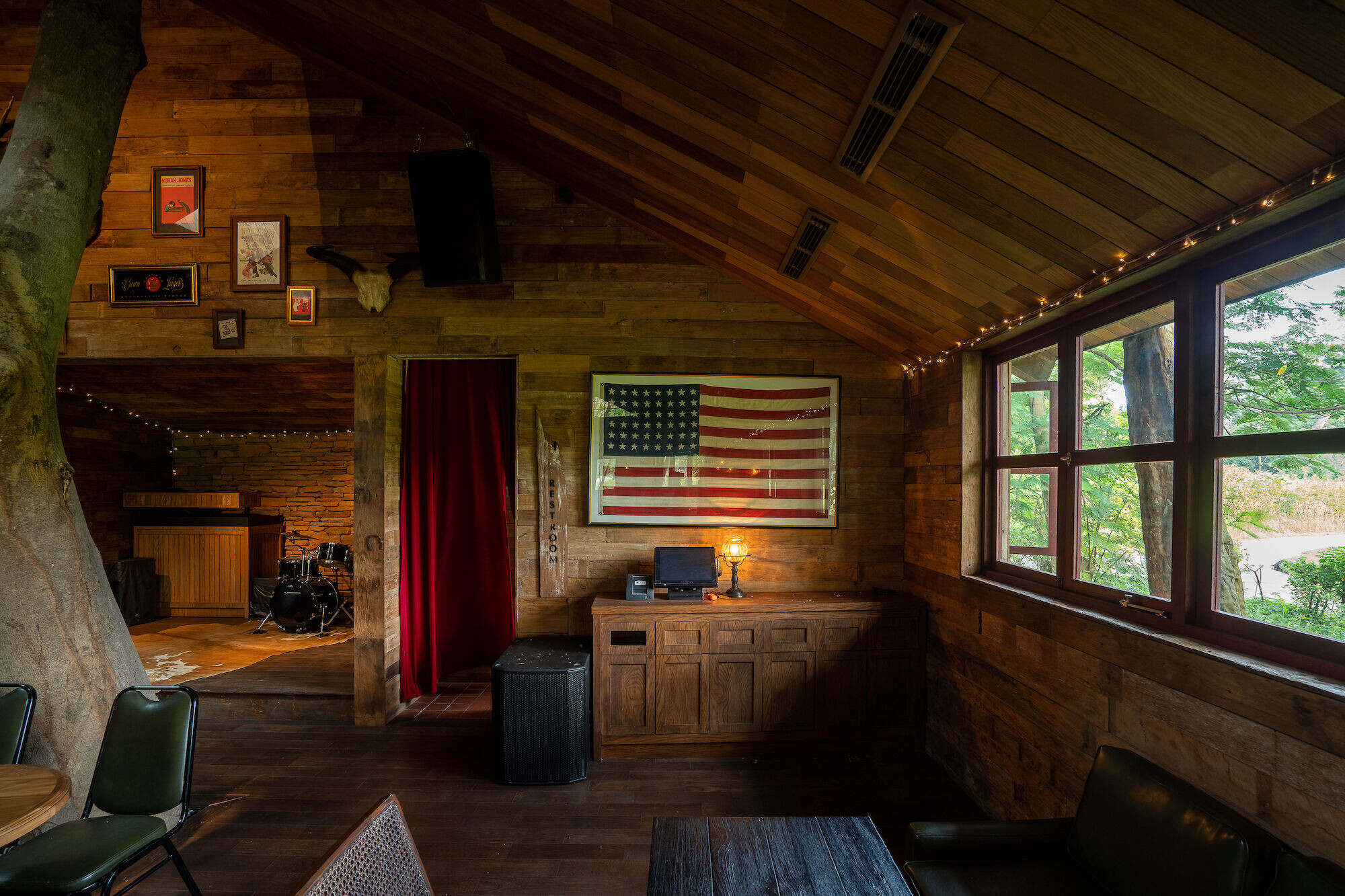 https://archello.com/story/148412/attachments/photos-videos/25 photo_credit Fostive Visual
