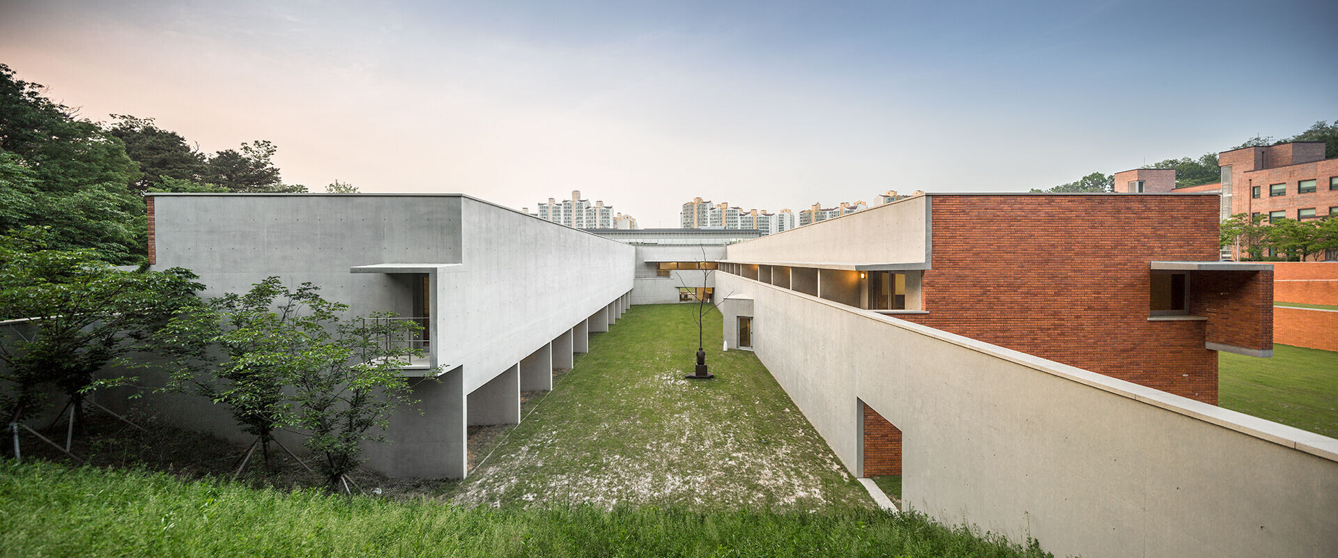 https://archello.com/story/148504/attachments/photos-videos/7 photo_credit © Fernando Guerra