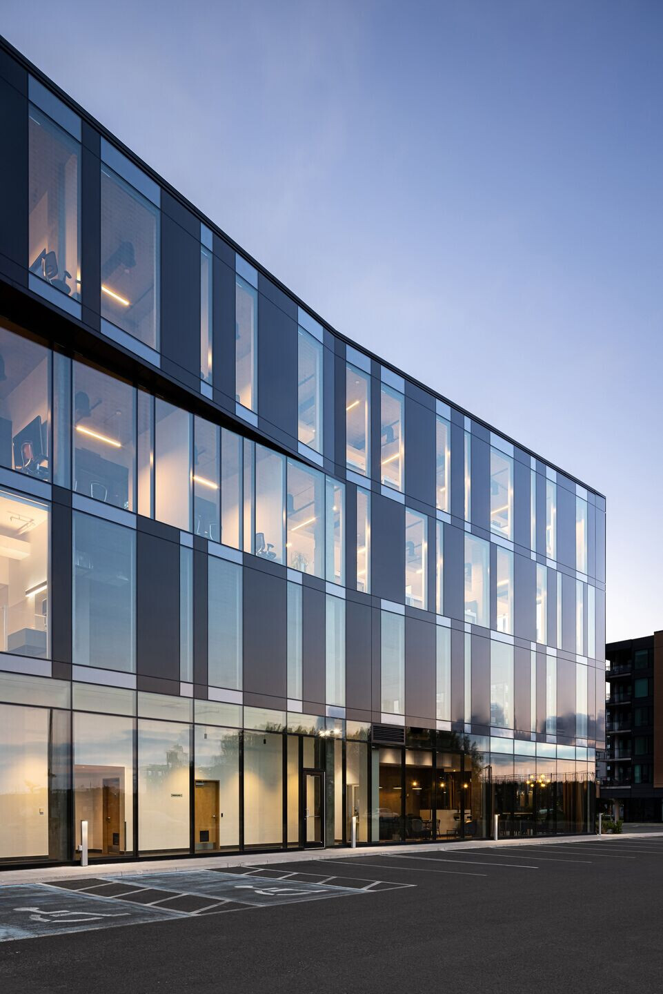 https://archello.com/story/148480/attachments/photos-videos/10 photo_credit Stéphane Groleau