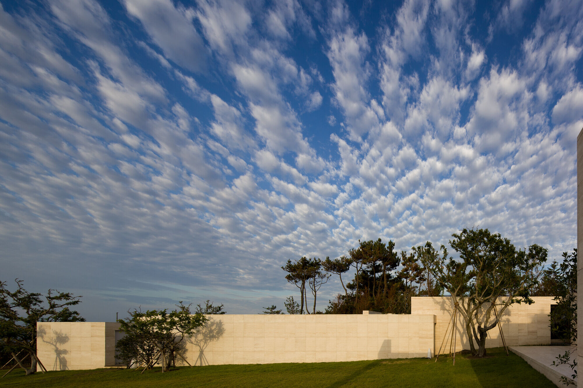 https://archello.com/story/148560/attachments/photos-videos/4 photo_credit © Fernando Guerra