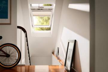 The Classic VELUX roof window - Single installation The Classic VELUX roof window - Single installation