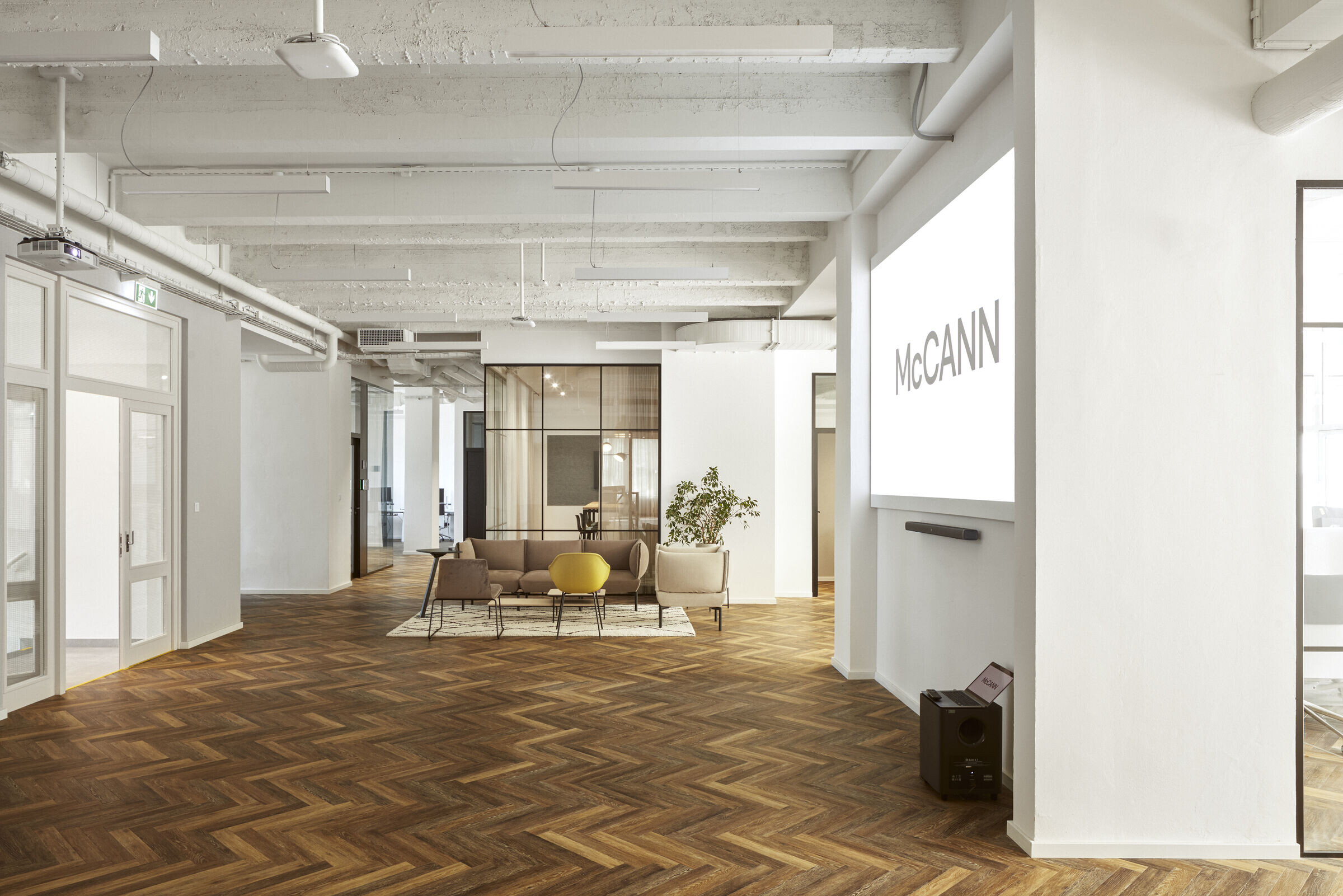 https://archello.com/story/148917/attachments/photos-videos/3 photo_credit Peter Fabo