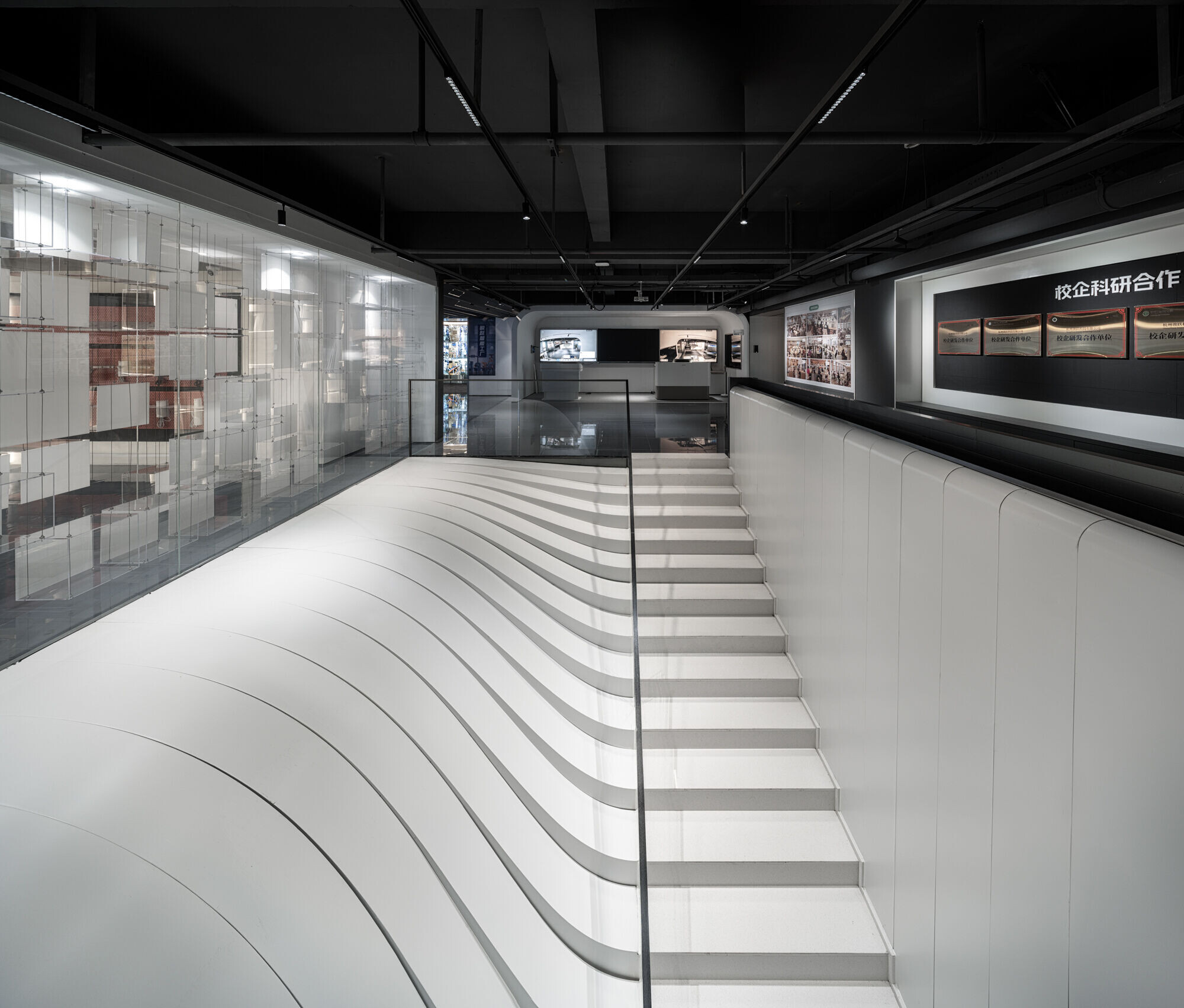 https://archello.com/story/148976/attachments/photos-videos/11 photo_credit LYCS Architecture