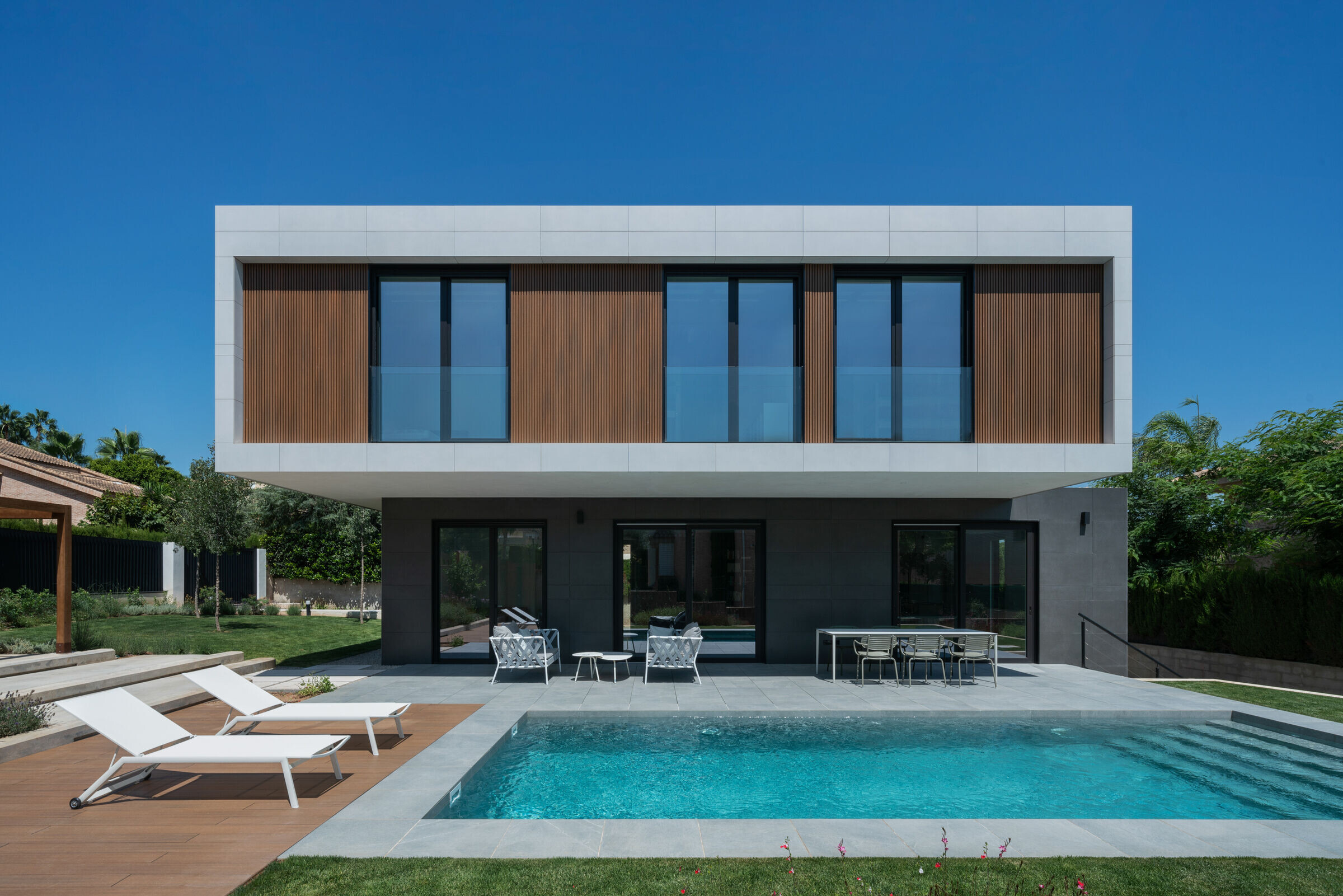 https://archello.com/story/149555/attachments/photos-videos/3 photo_credit Casas inHAUS | Catalogue house with contrasts in Valencia, Spain