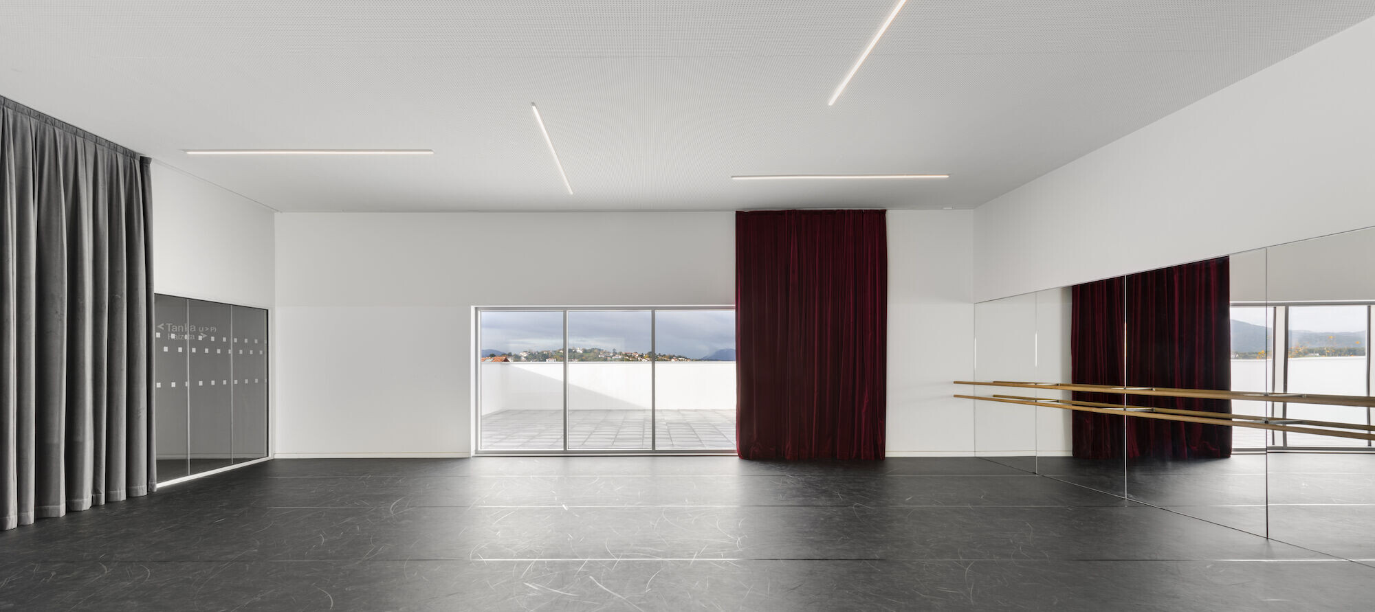 https://archello.com/story/149933/attachments/photos-videos/19 photo_credit Eugeni Pons