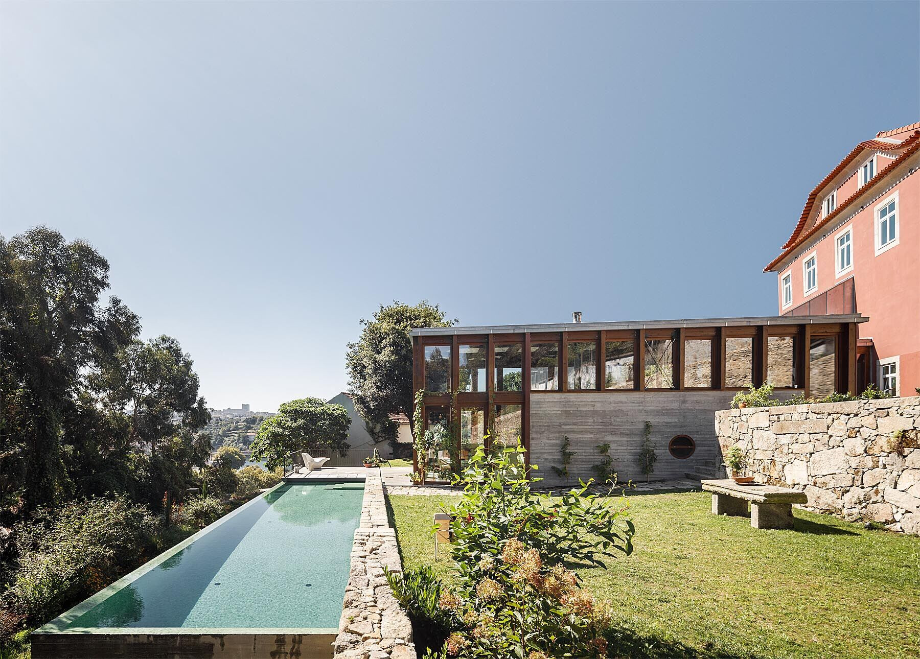 https://archello.com/story/150074/attachments/photos-videos/11 photo_credit Ivo Tavares Studio