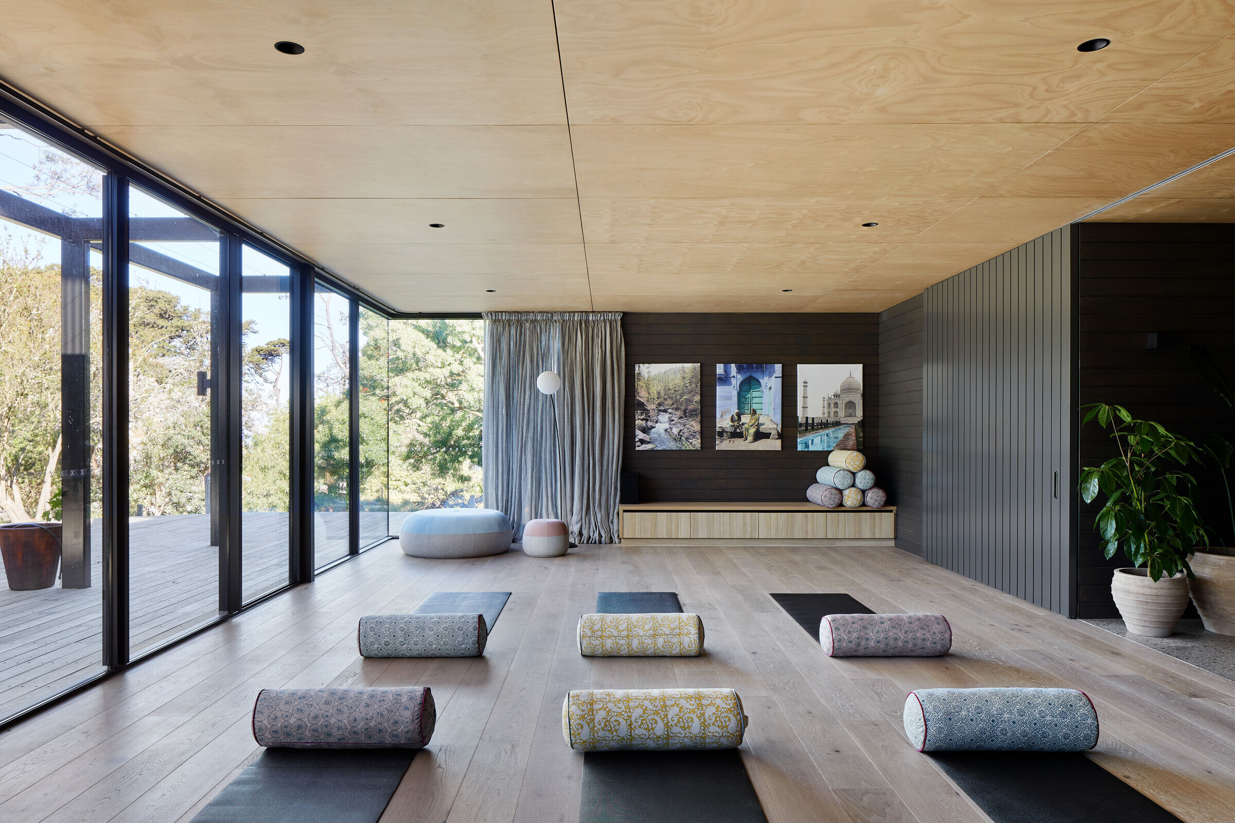 https://archello.com/story/150260/attachments/photos-videos/4 photo_credit Tatjana Plitt