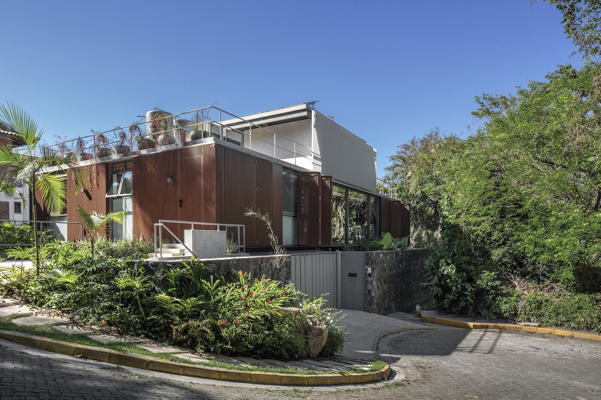 https://archello.com/story/150728/attachments/photos-videos/4 photo_credit André Scarpa