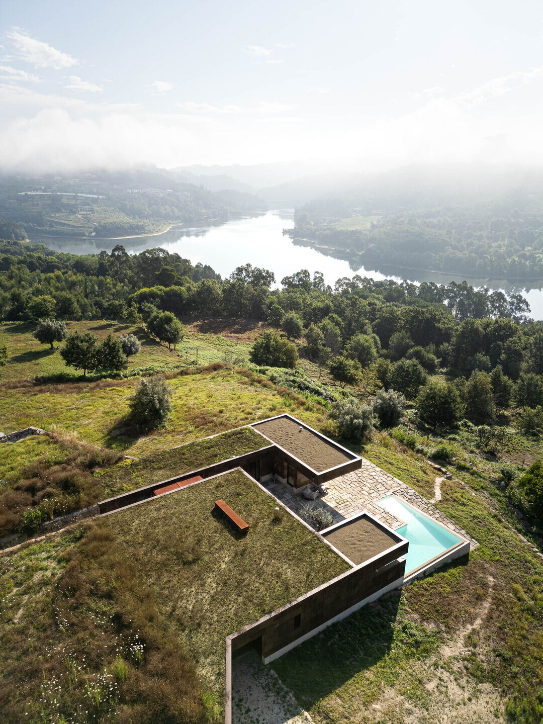 https://archello.com/story/150768/attachments/photos-videos/7 photo_credit Ivo Tavares Studio