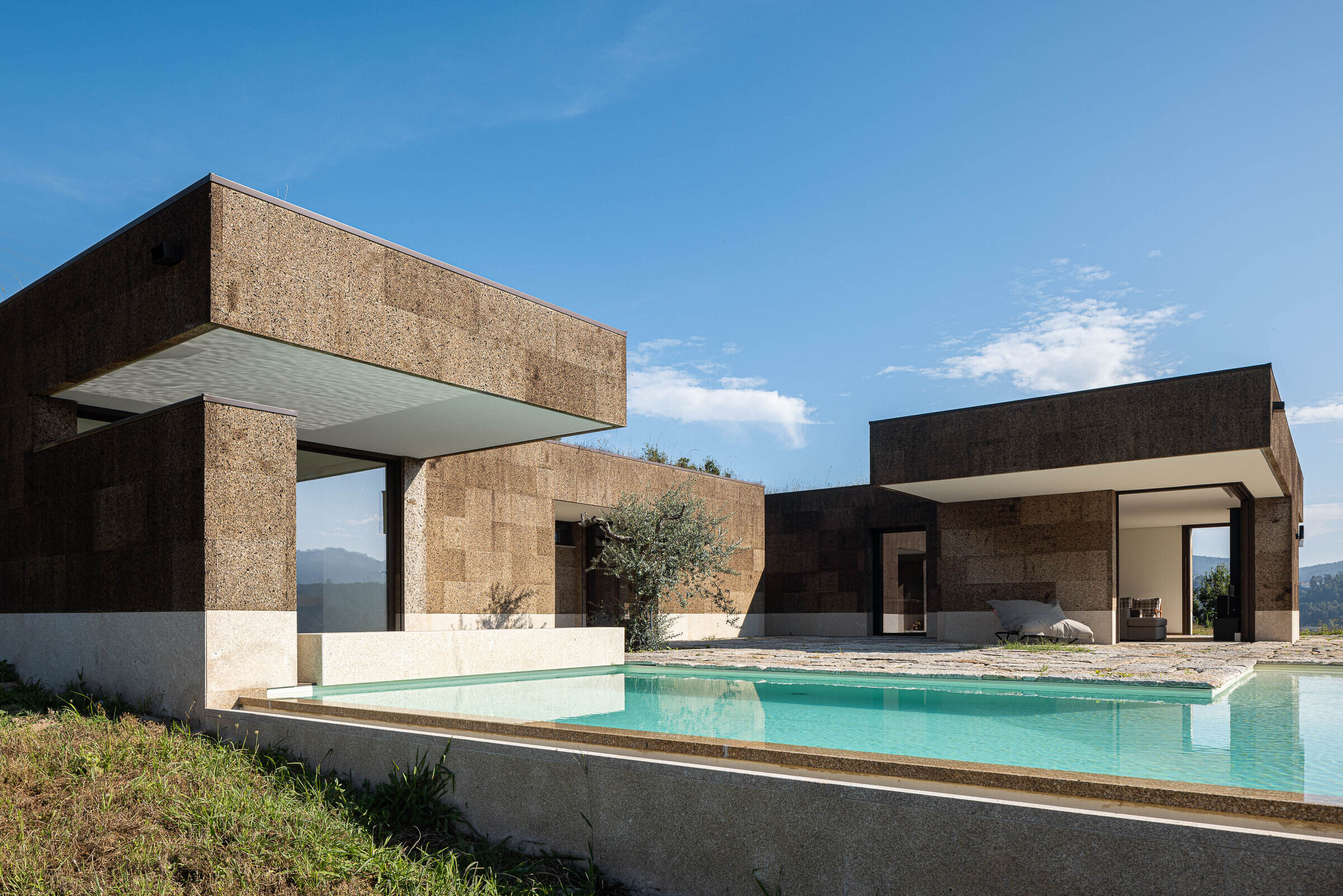 https://archello.com/story/150768/attachments/photos-videos/15 photo_credit Ivo Tavares Studio