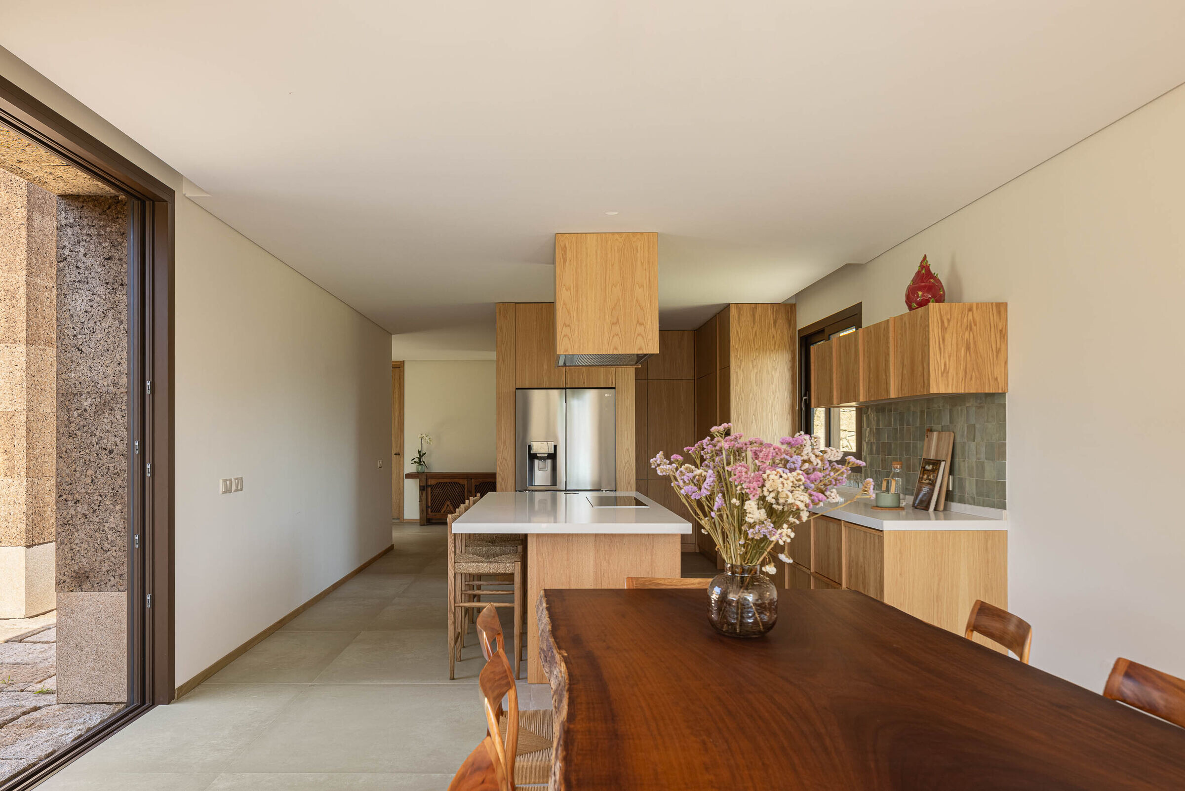 https://archello.com/story/150768/attachments/photos-videos/35 photo_credit Ivo Tavares Studio