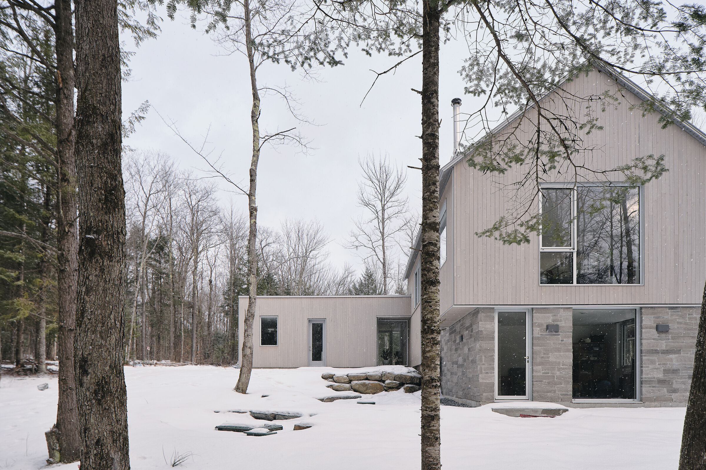 https://archello.com/story/151012/attachments/photos-videos/3 photo_credit Maxime Brouillet