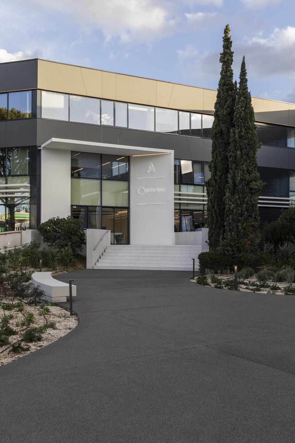 https://archello.com/story/151060/attachments/photos-videos/5 photo_credit Spyros Hound