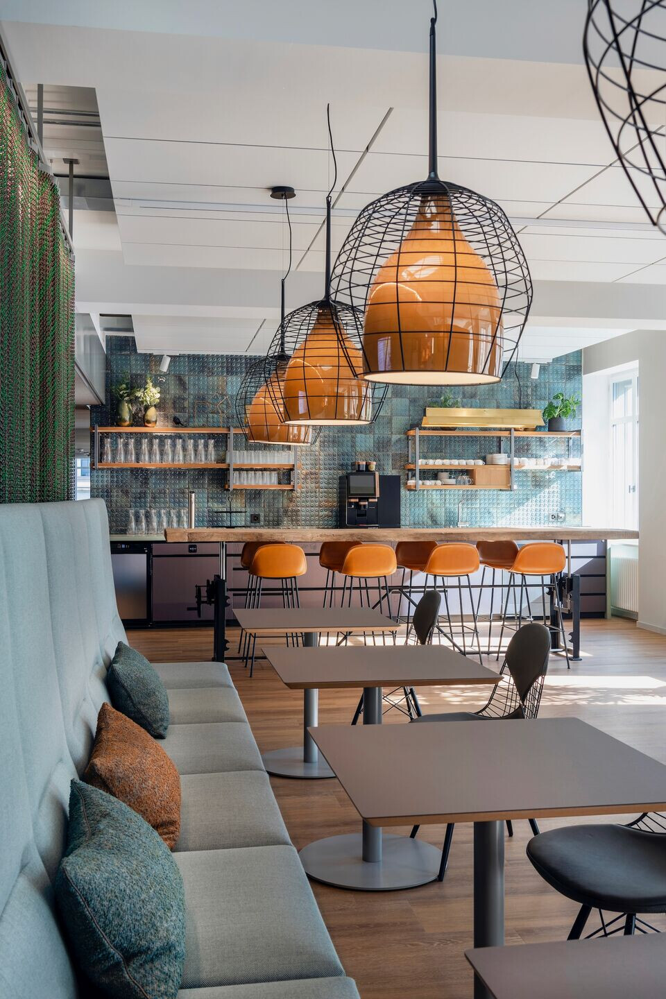 https://archello.com/story/151488/attachments/photos-videos/5 photo_credit Peter Wuermli © Evolution Design
