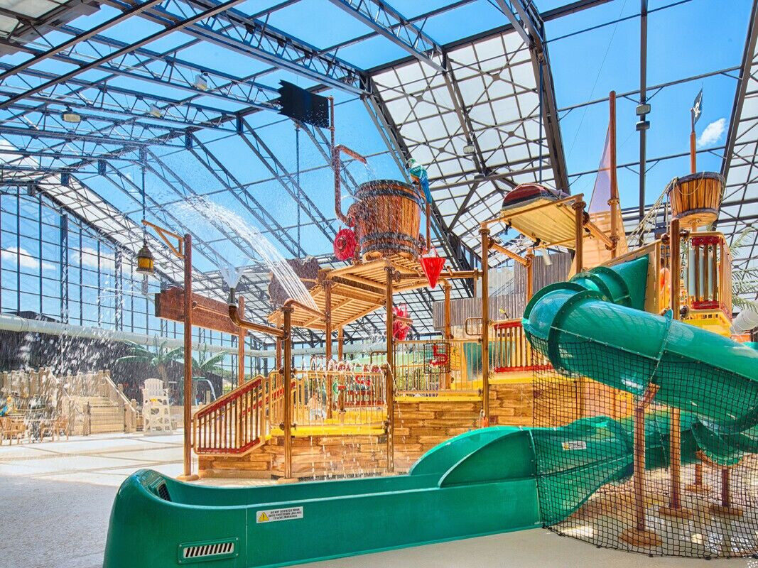 https://archello.com/story/151761/attachments/photos-videos/9 photo_credit HolidayInn