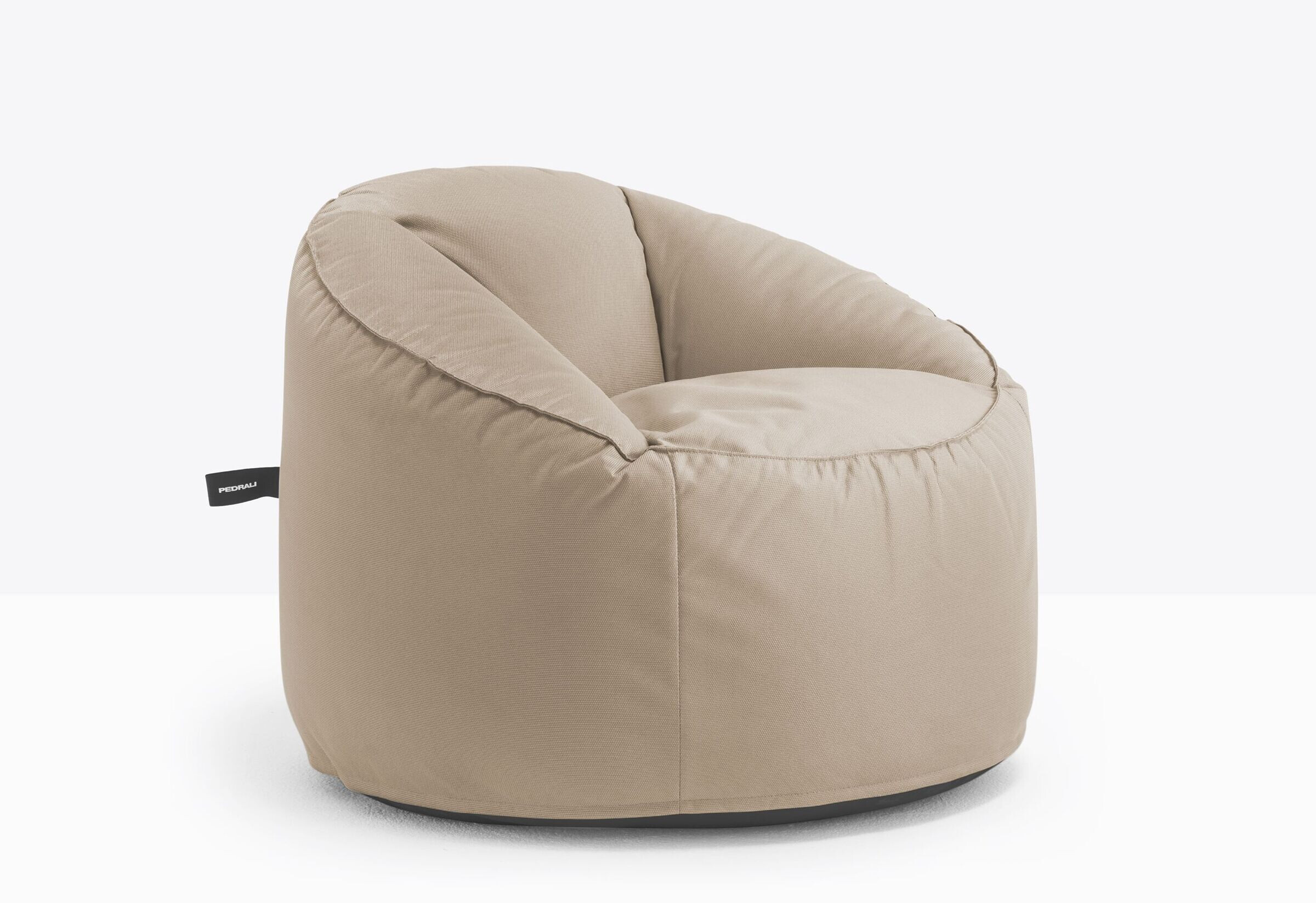 https://archello.com/product/75996/attachments/photos-videos/3