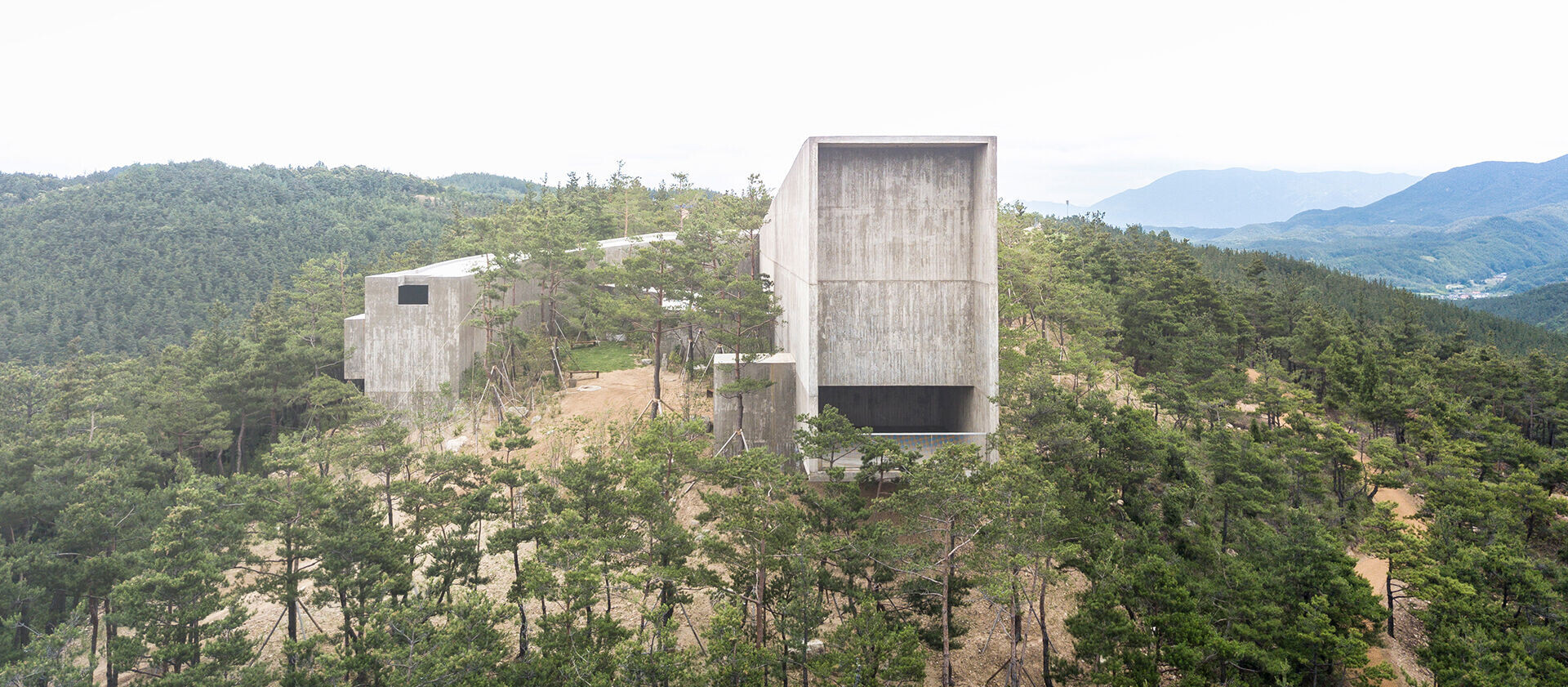 https://archello.com/story/151967/attachments/photos-videos/7 photo_credit ©Fernando Guerra