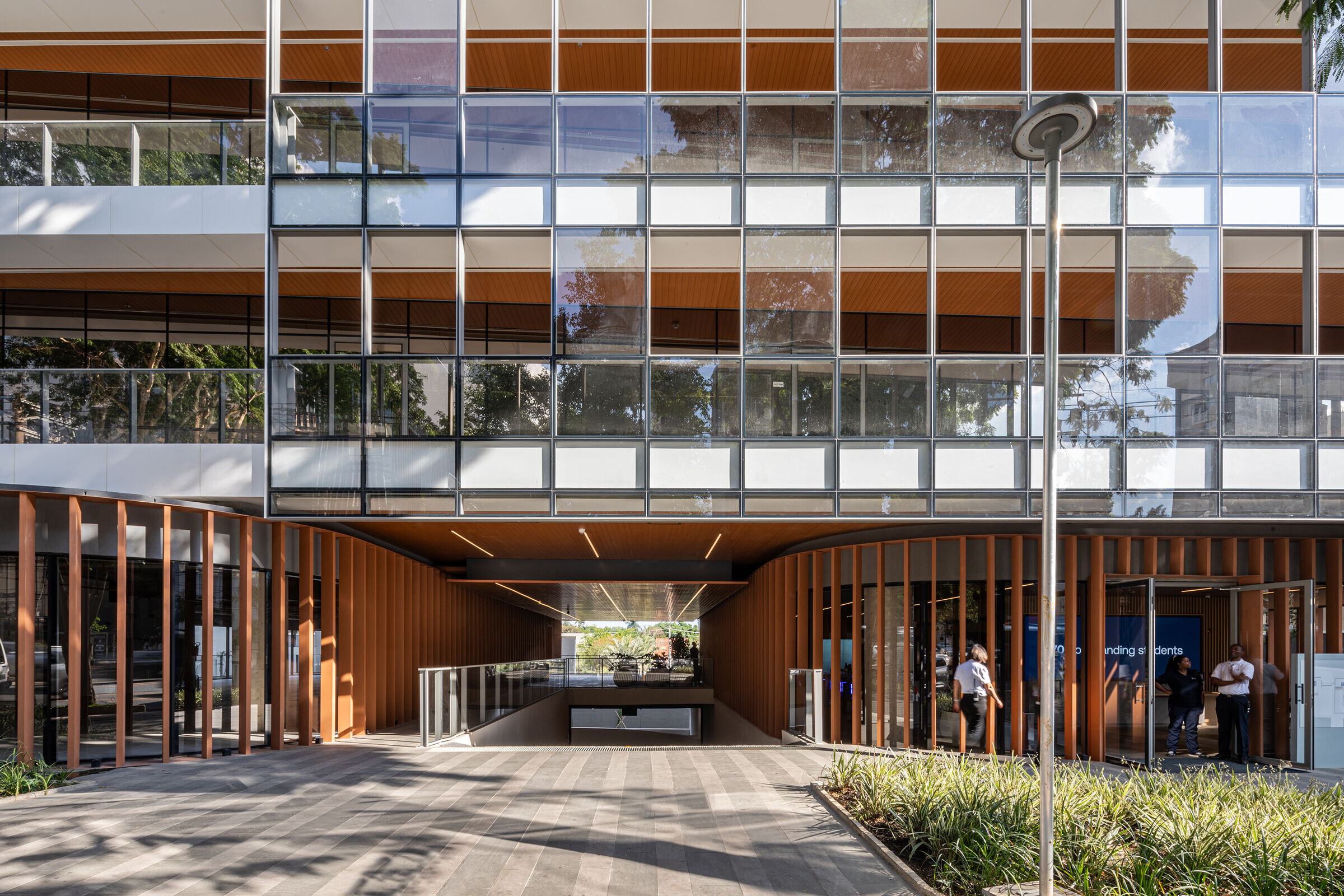 https://archello.com/story/151996/attachments/photos-videos/5 photo_credit Pedro Mascaro