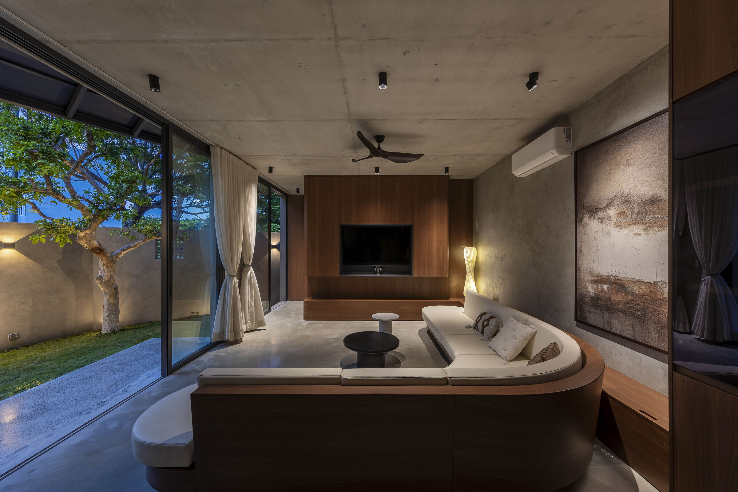 https://archello.com/story/151981/attachments/photos-videos/16 photo_credit Paul Phan