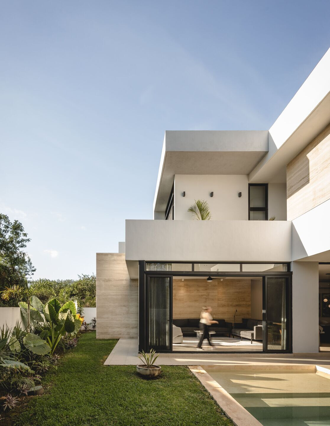 https://archello.com/story/152101/attachments/photos-videos/5 photo_credit Manolo R. Solís