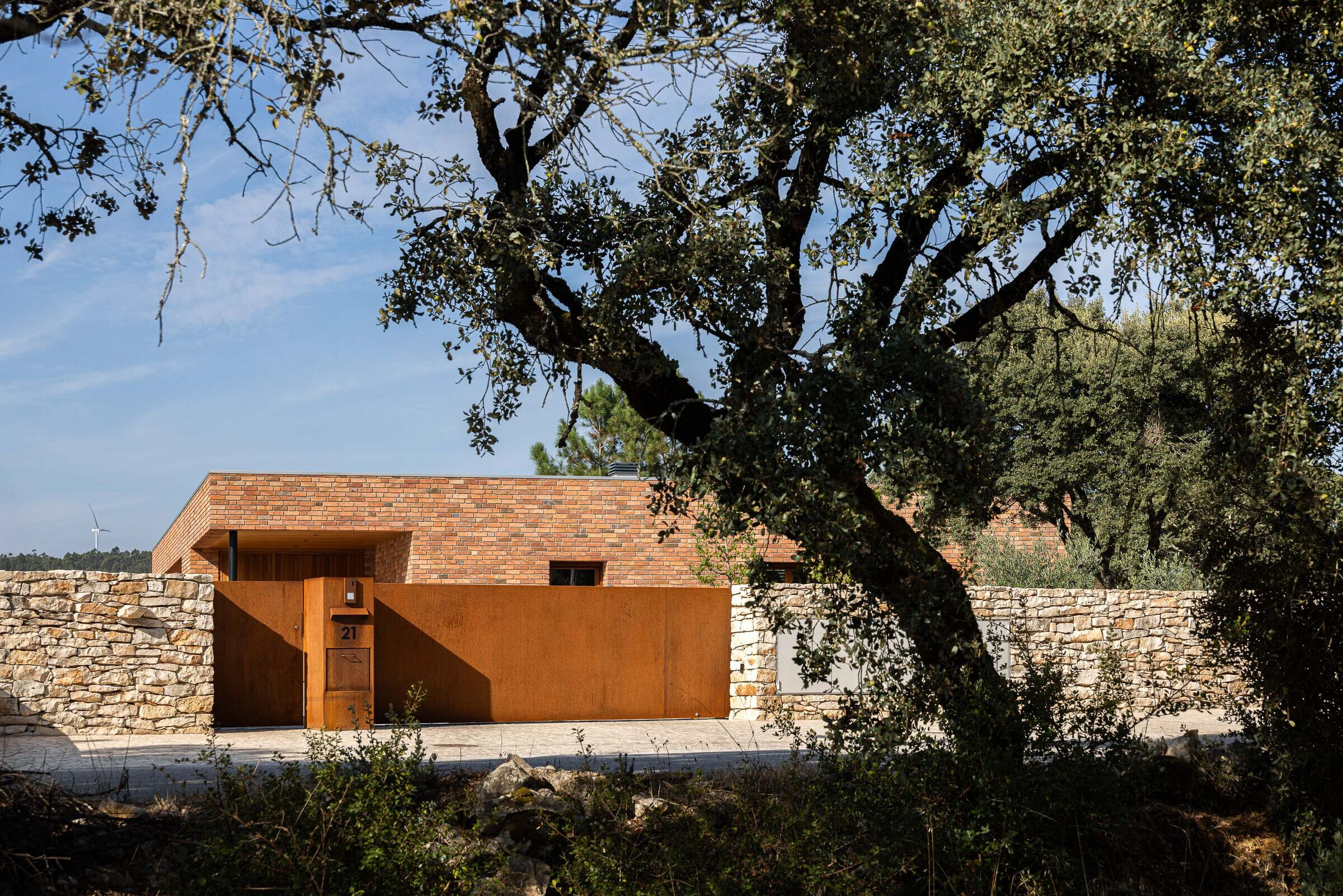 https://archello.com/story/152203/attachments/photos-videos/2 photo_credit Ivo Tavares Studio